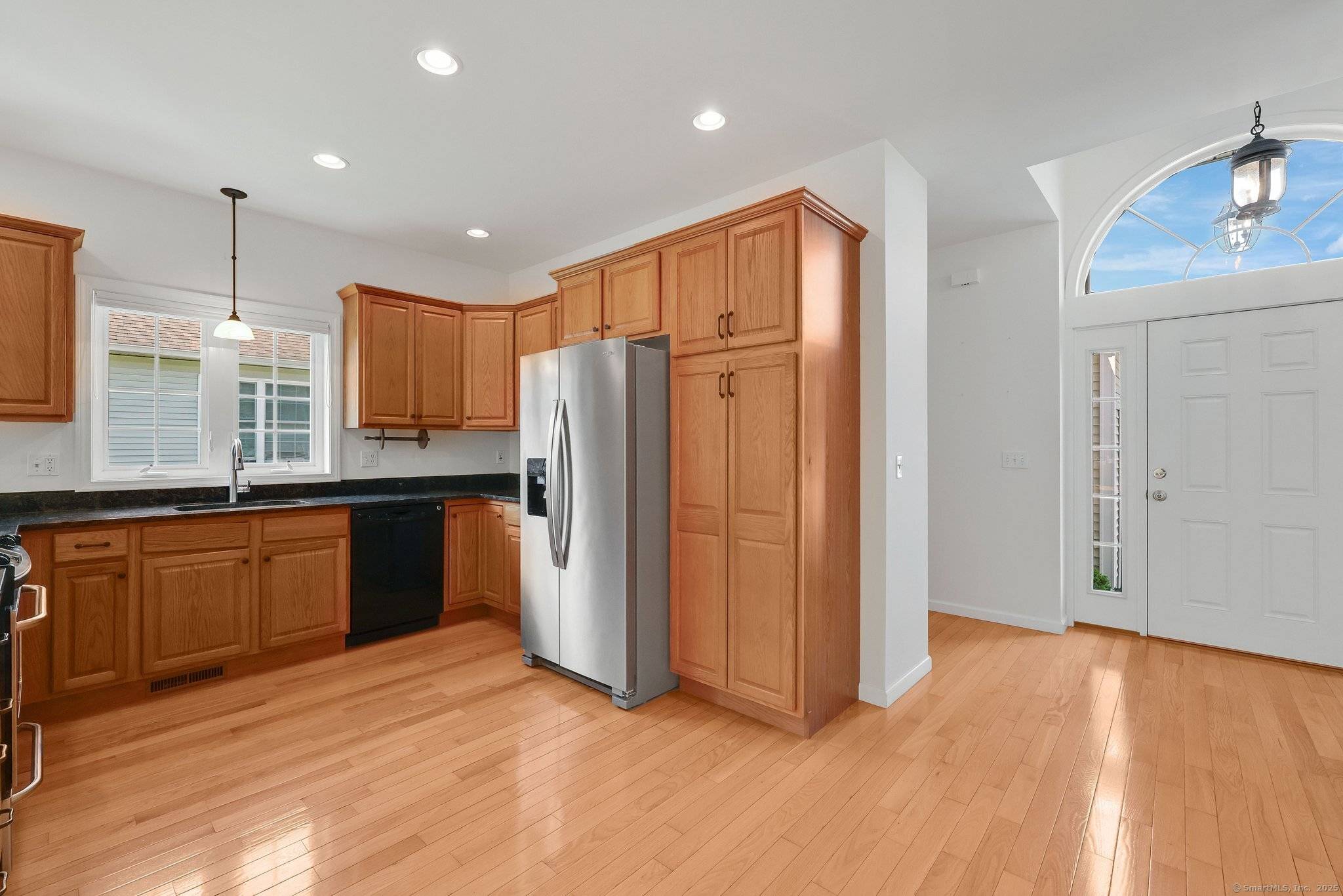 Windsor Locks, CT 06096,14 Ross Way #14