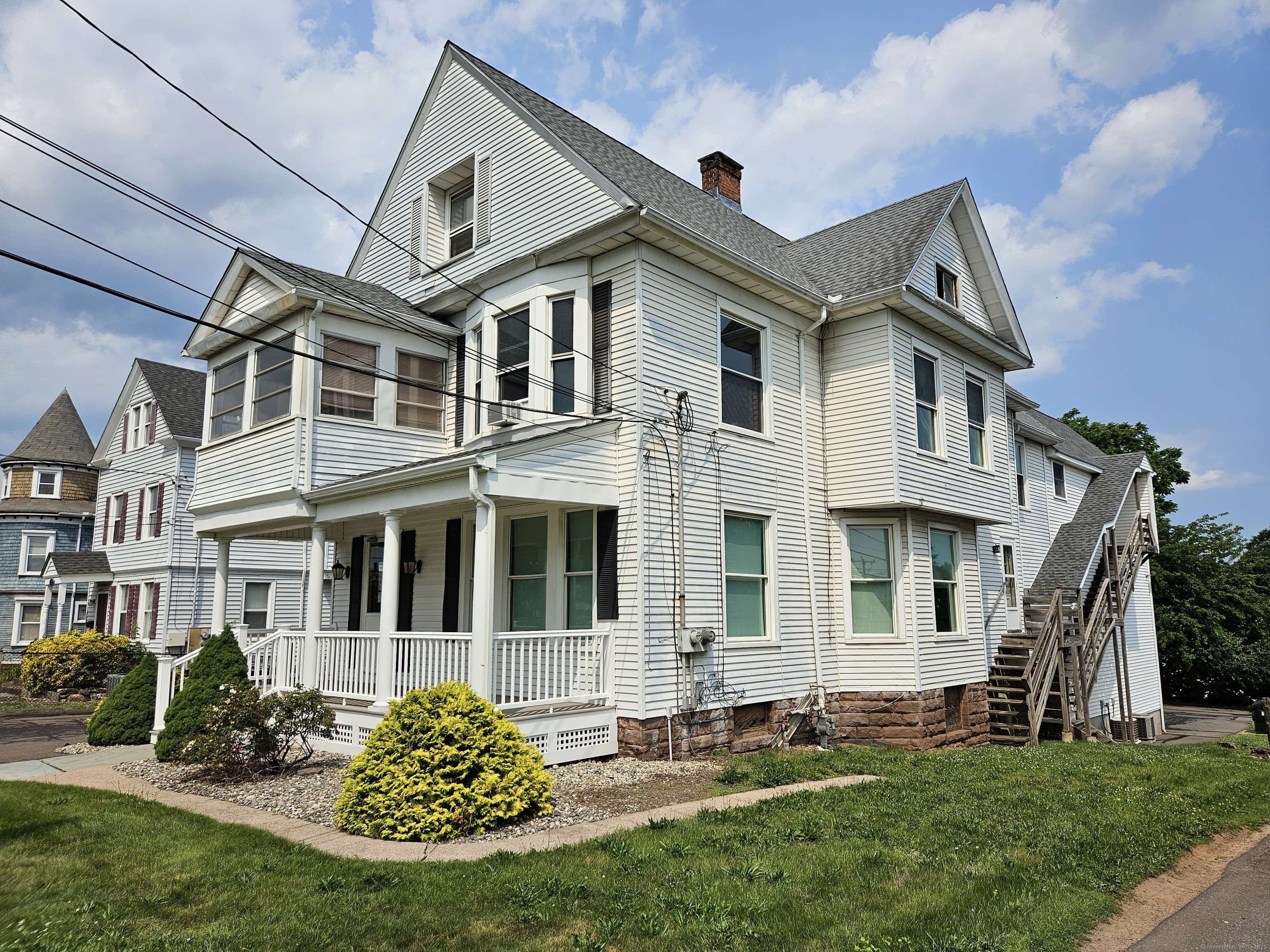 Middletown, CT 06457,198 South Main Street