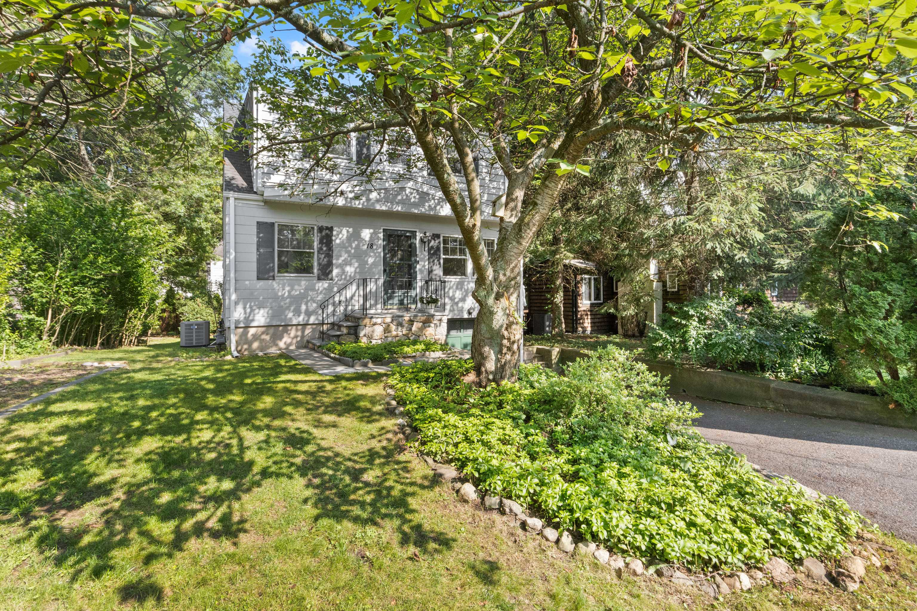 Greenwich, CT 06870,18 Maple Drive
