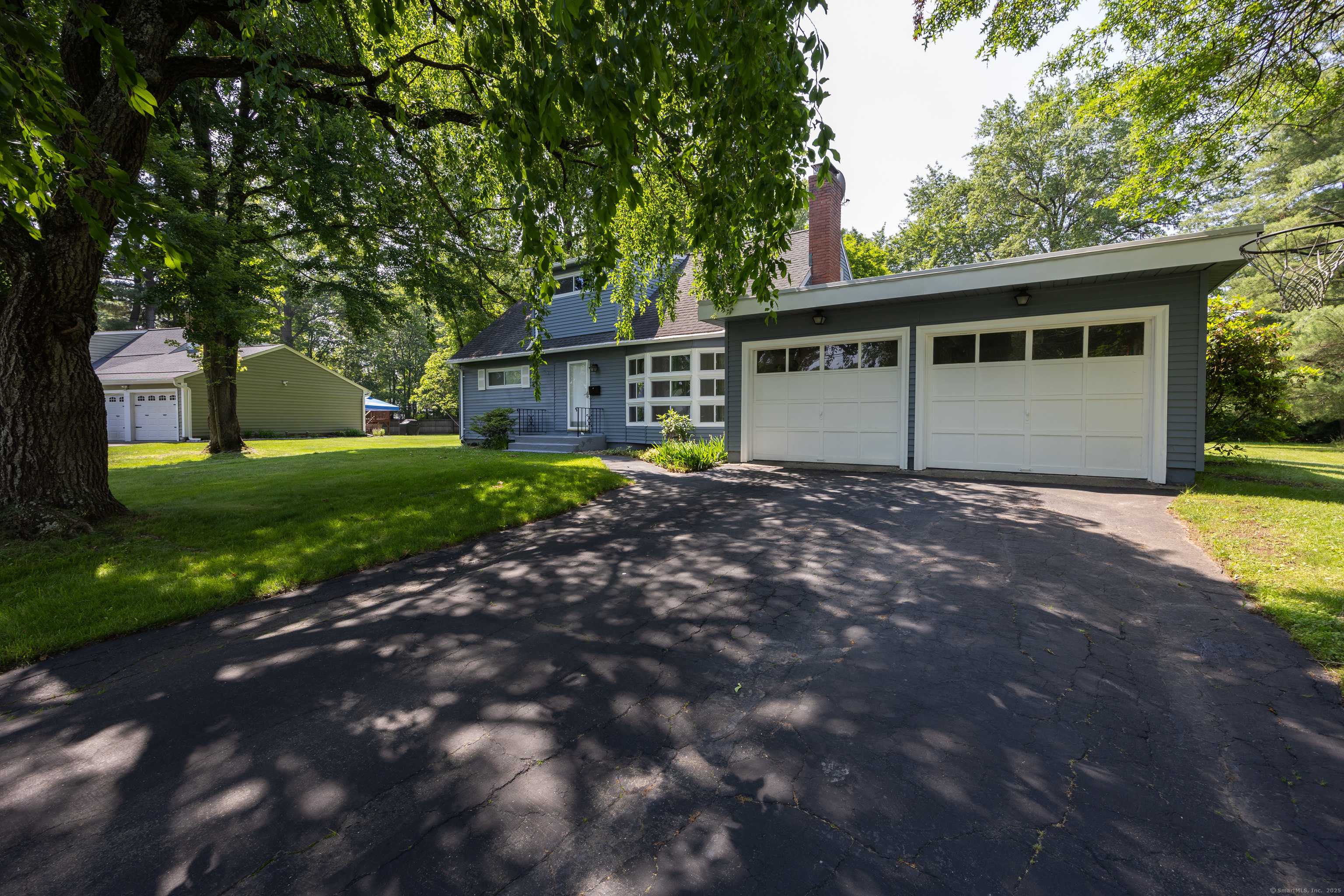 West Hartford, CT 06117,84 Seminole Circle