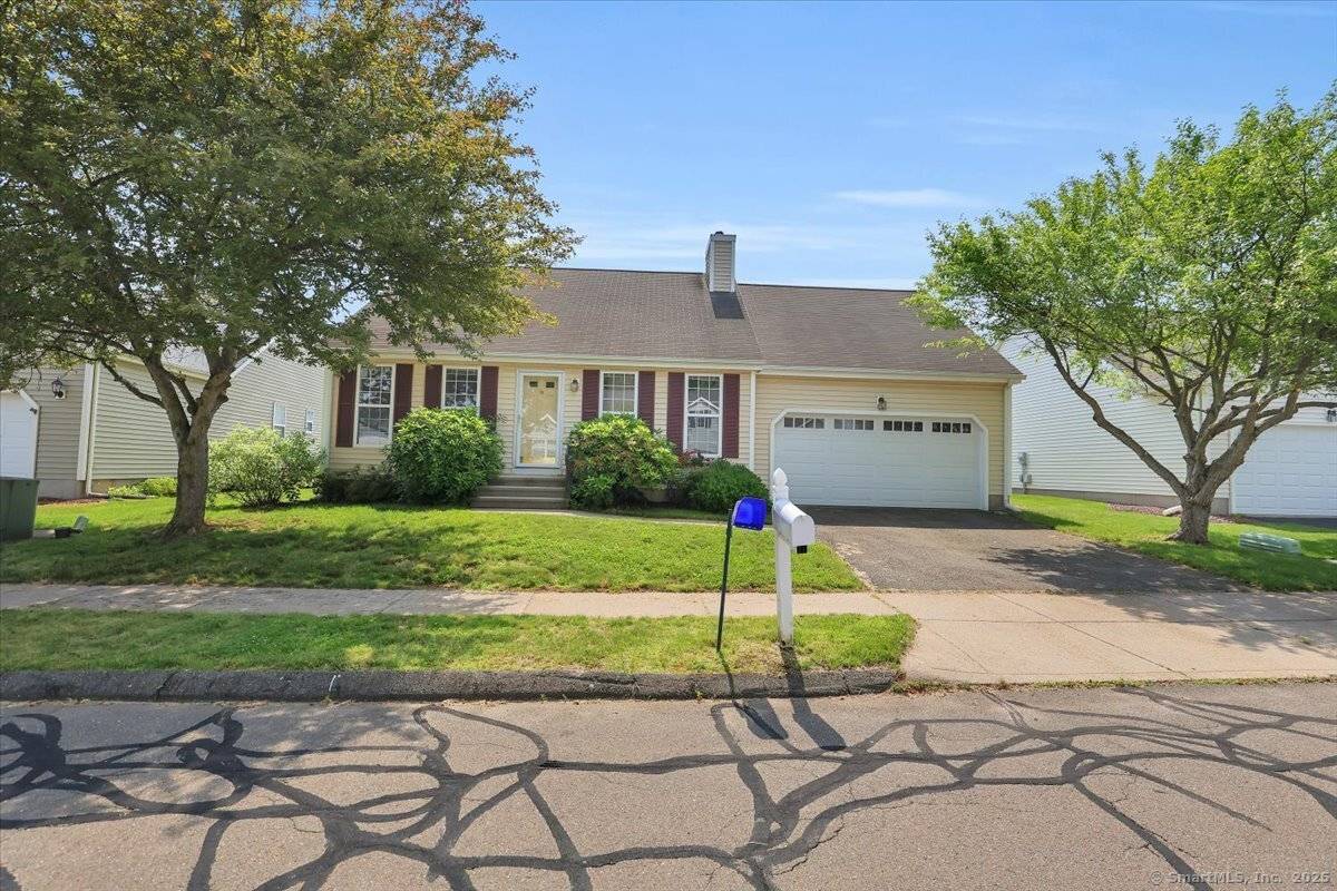 Middletown, CT 06457,46 Rolling Green