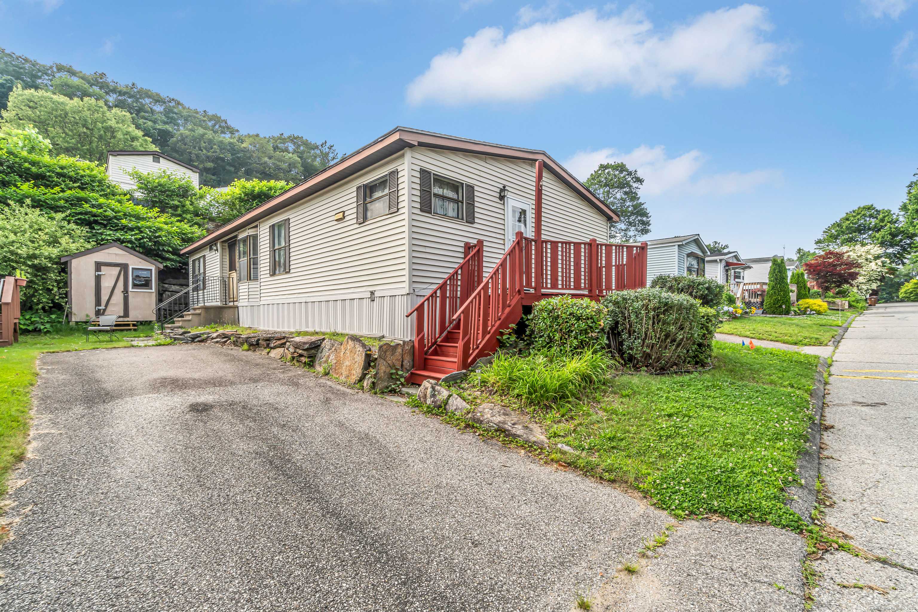 Shelton, CT 06484,105 Woodland Park