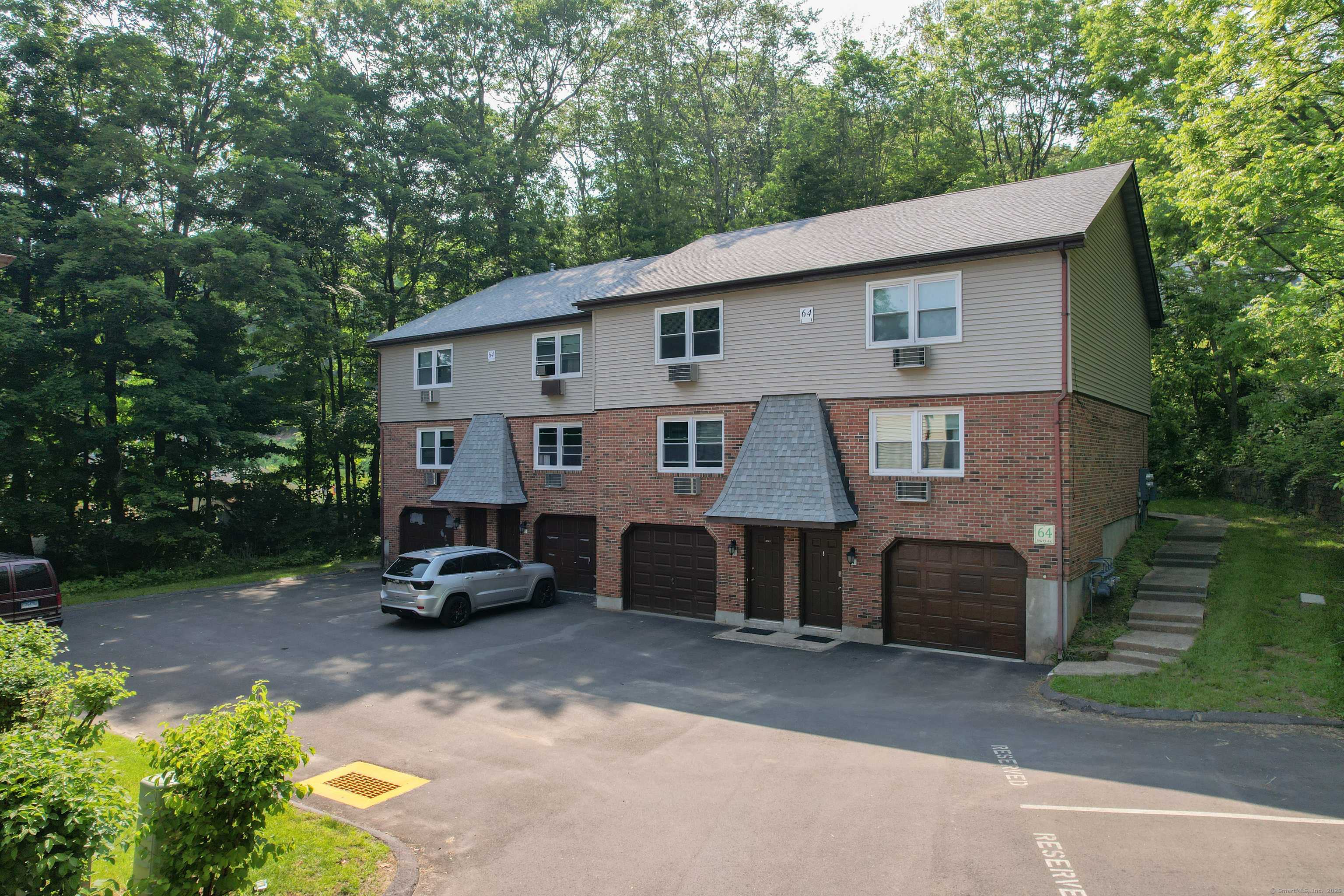Meriden, CT 06450,64 Nutmeg Drive #B