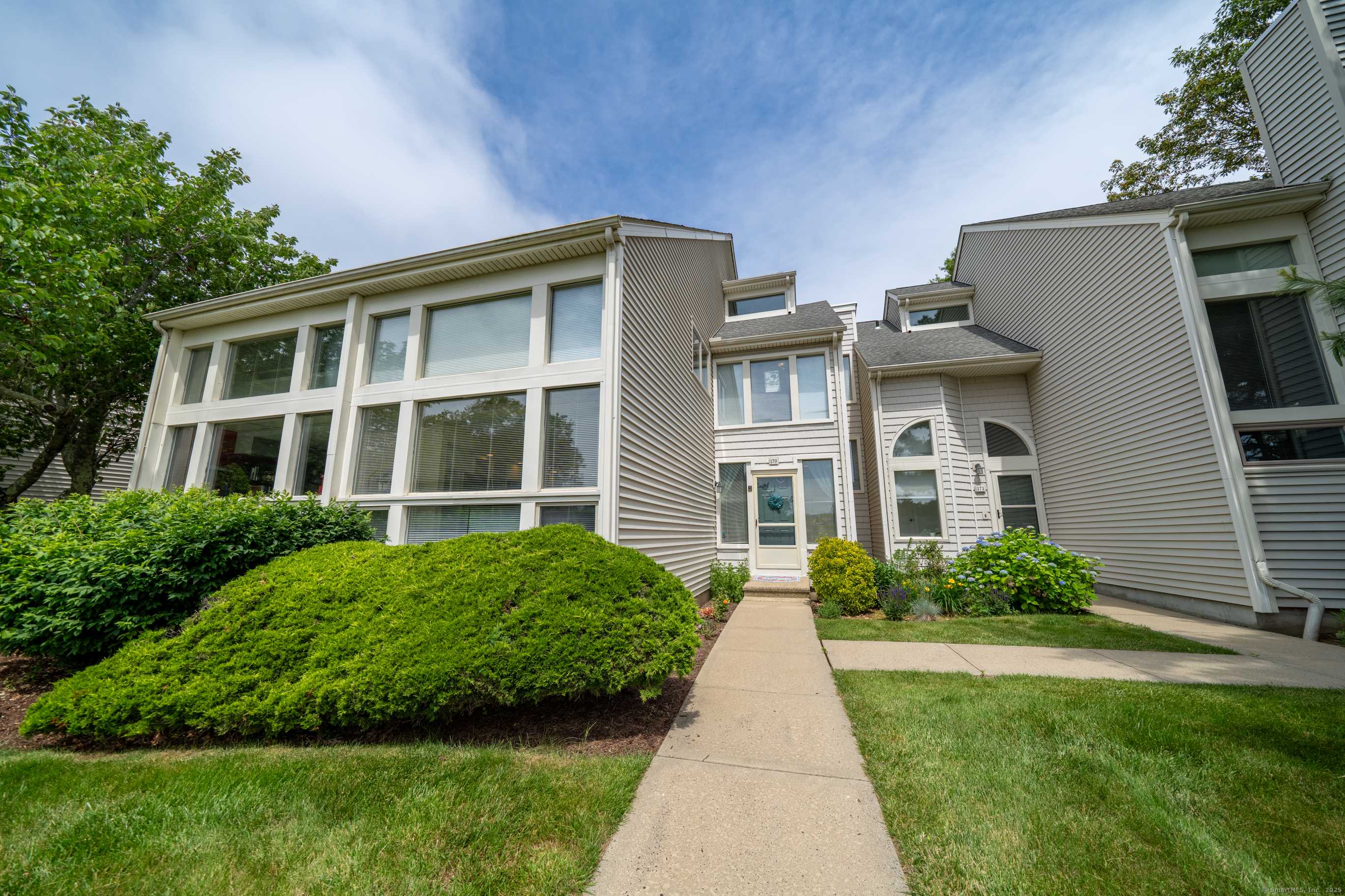 Branford, CT 06405,170 Turtle Bay Drive #170