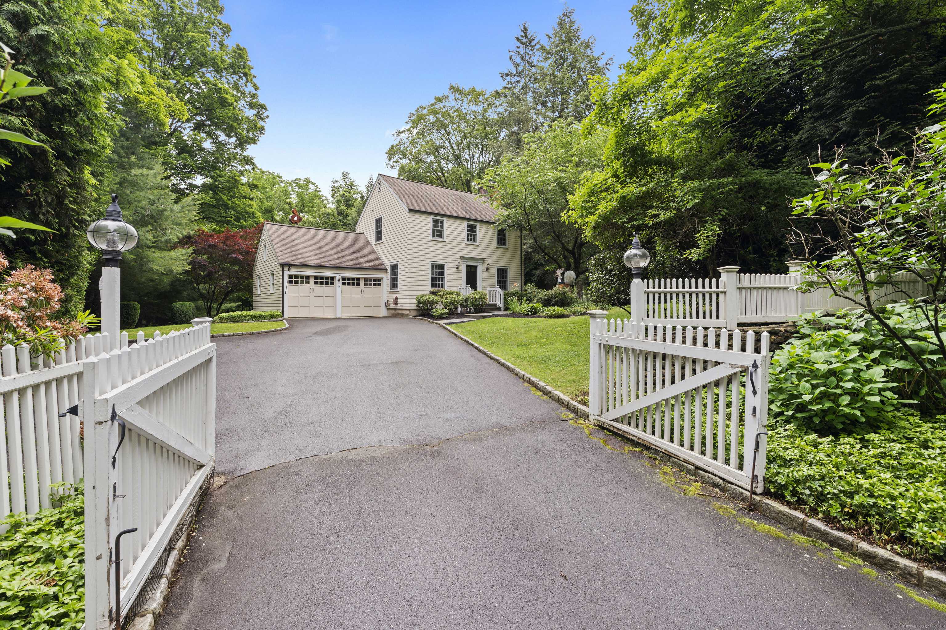 Newtown, CT 06470,3 Taunton Lane