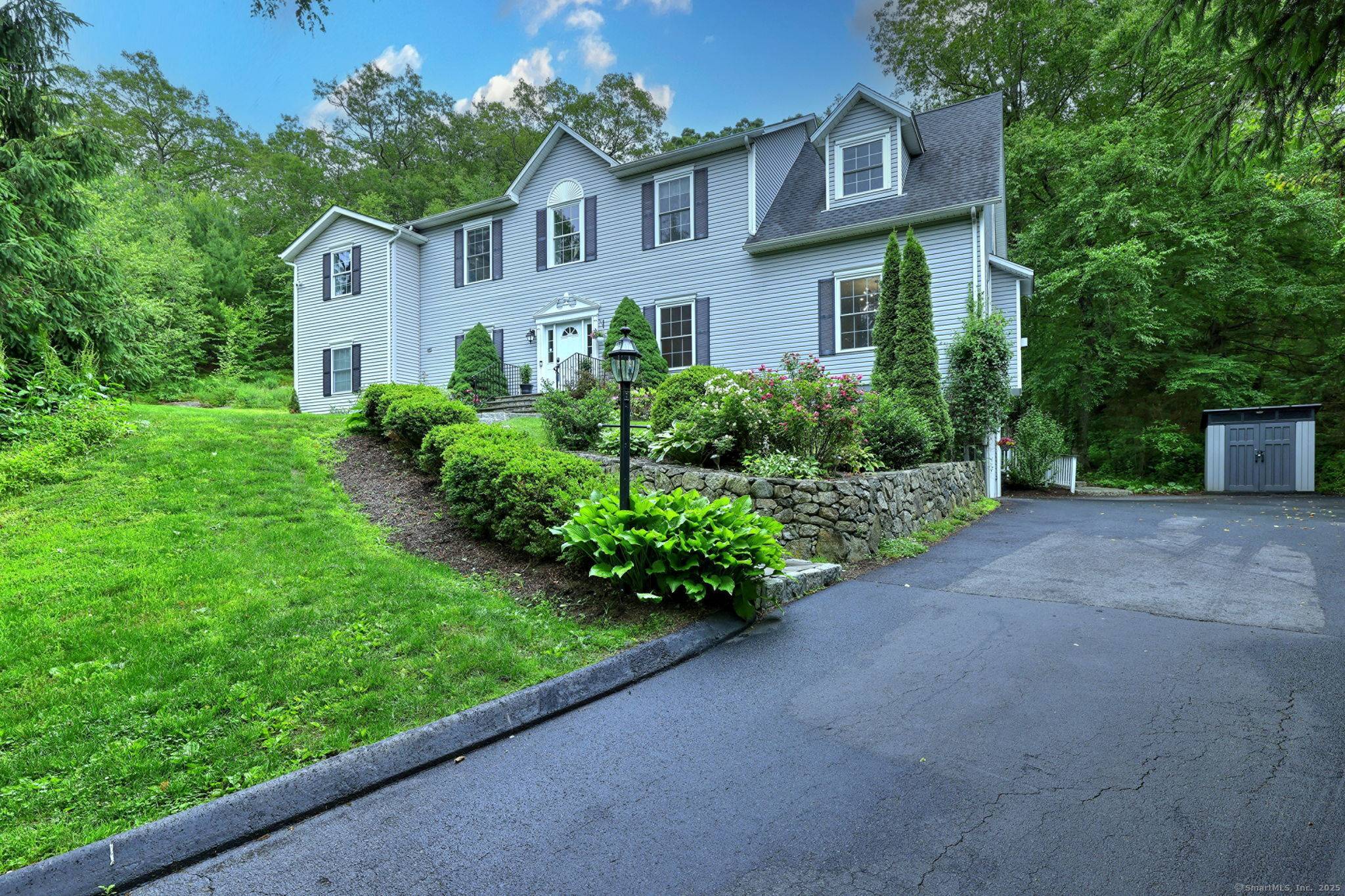Newtown, CT 06470,2 Abbey Lane