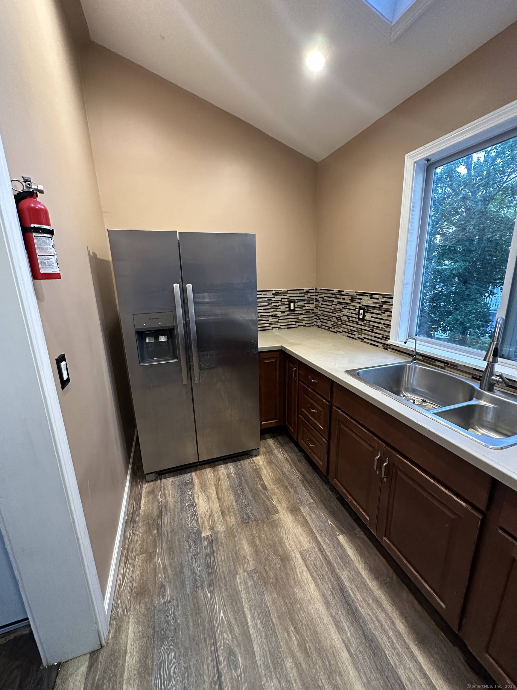 Waterbury, CT 06710,225 Willow Street #2