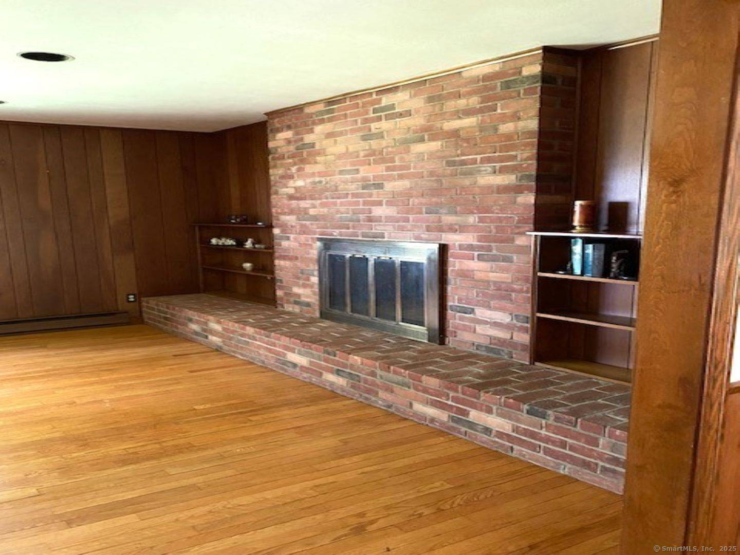 North Branford, CT 06472,646 Totoket Road