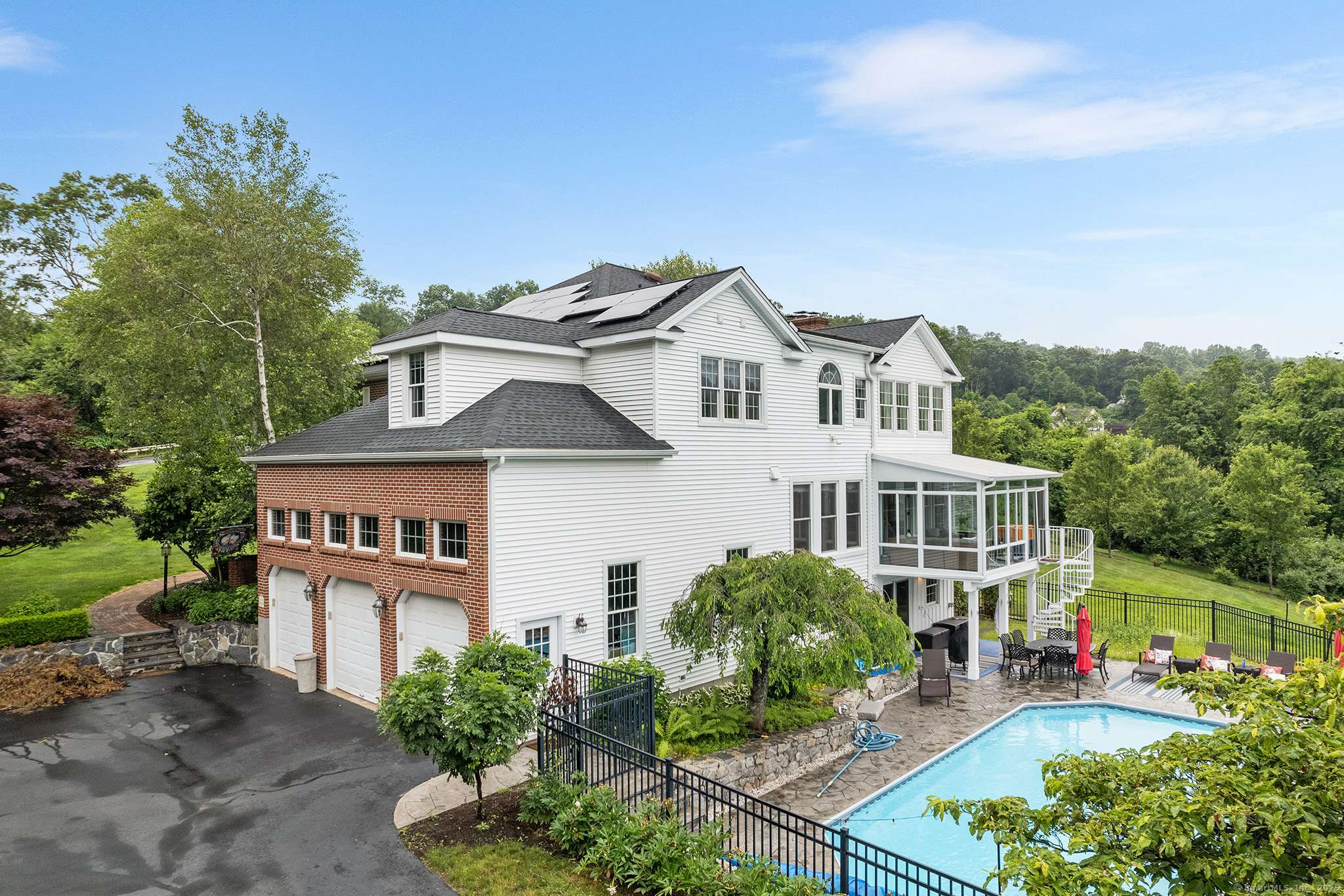Southbury, CT 06488,35 Lake Ridge Road