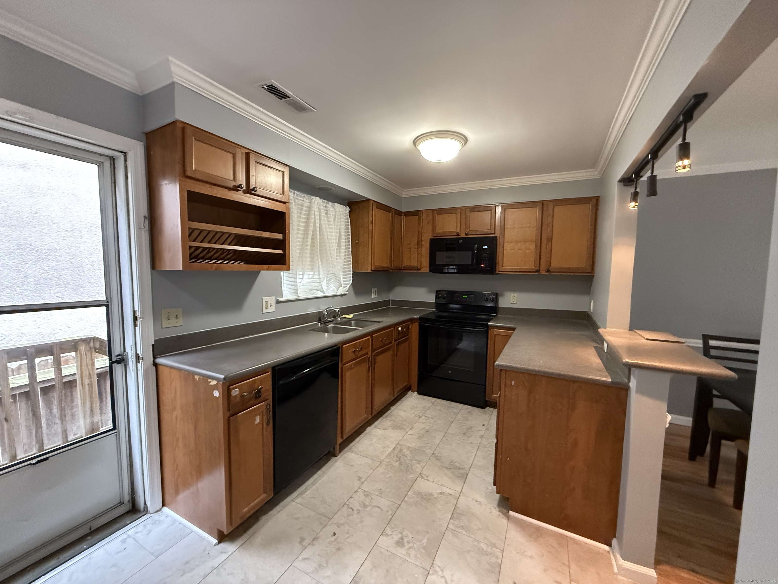 Stamford, CT 06901,61 Grove Street #APT A