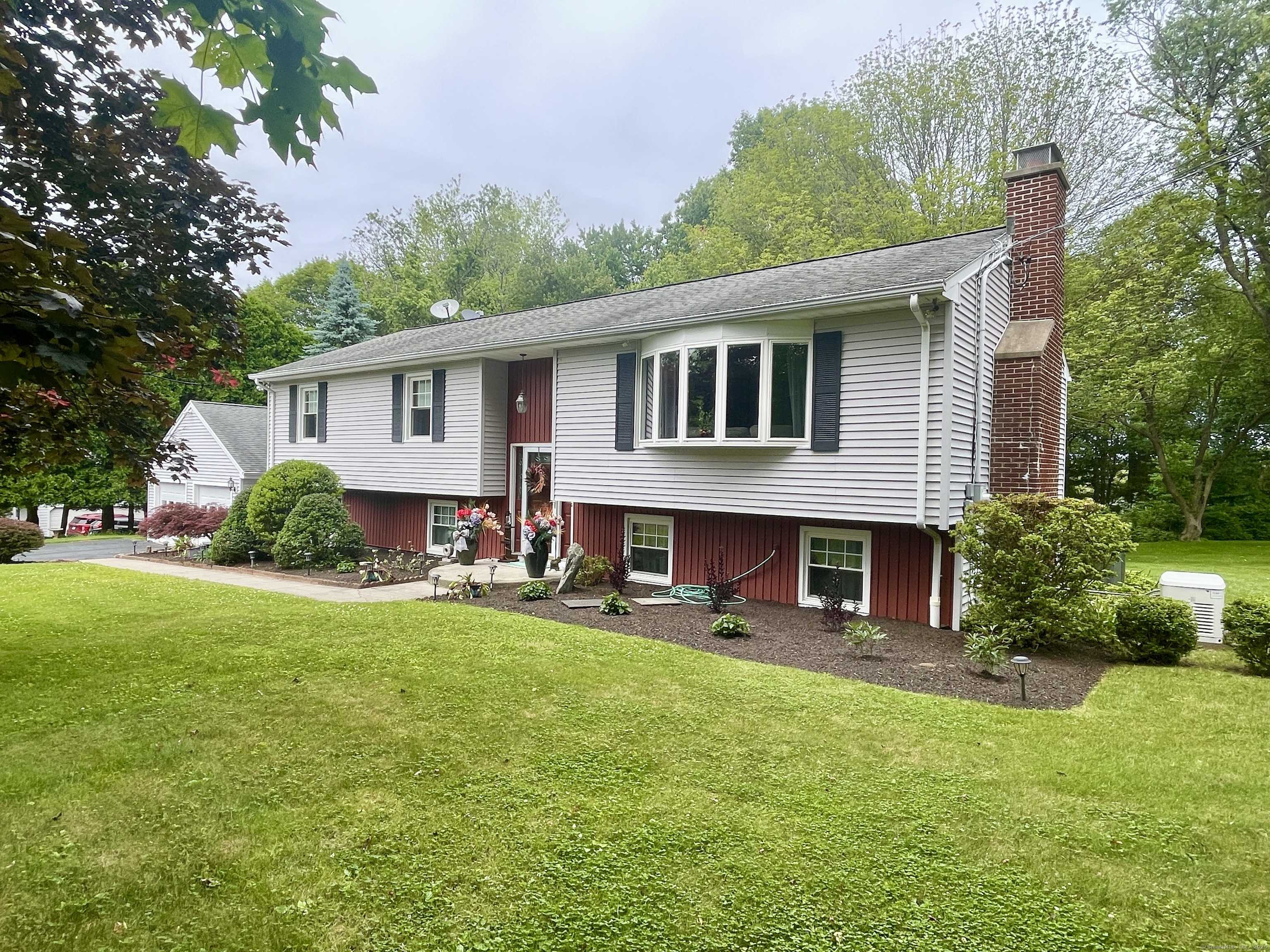 Trumbull, CT 06611,39 Mariner Circle