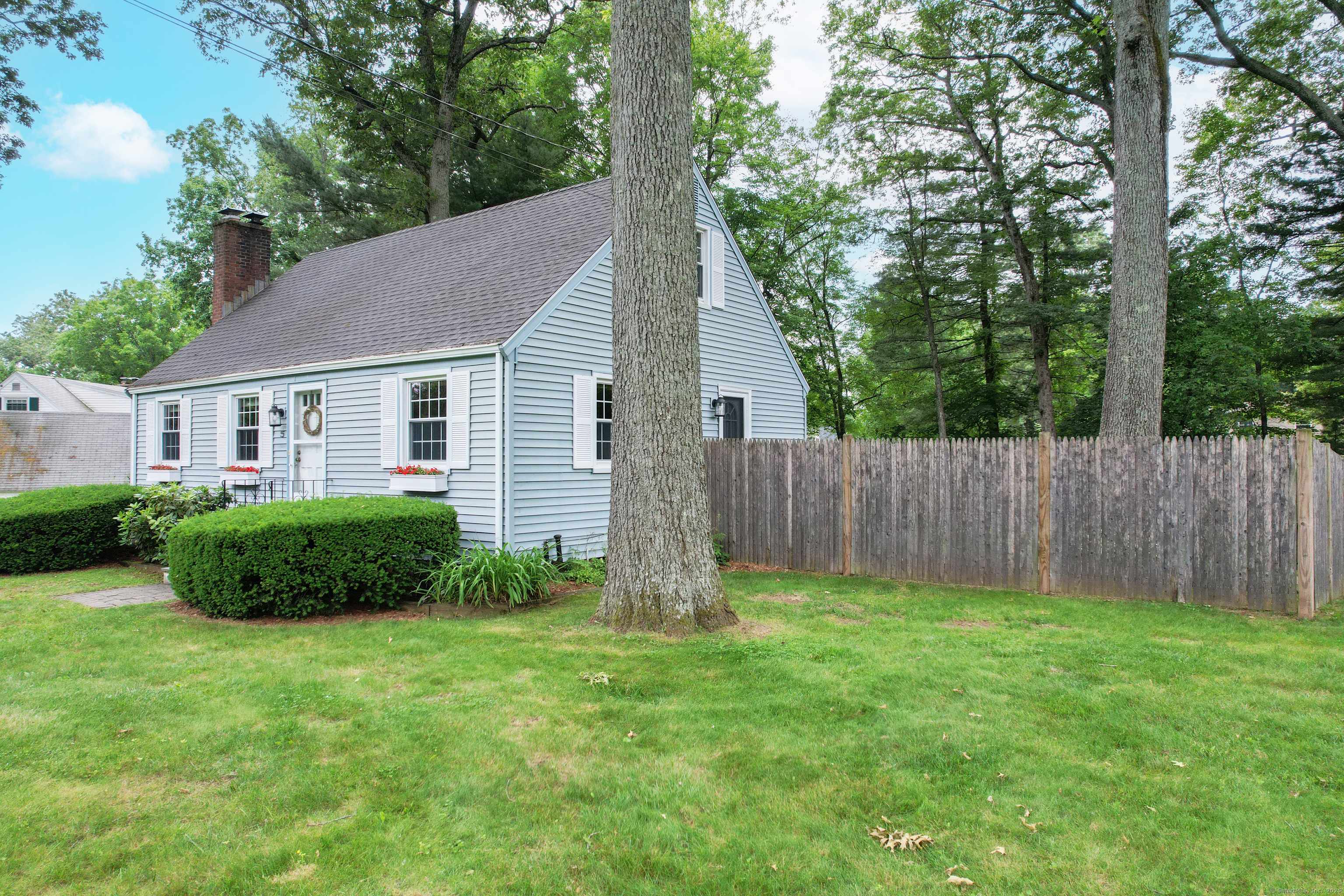 Farmington, CT 06032,5 Tanglewood Road
