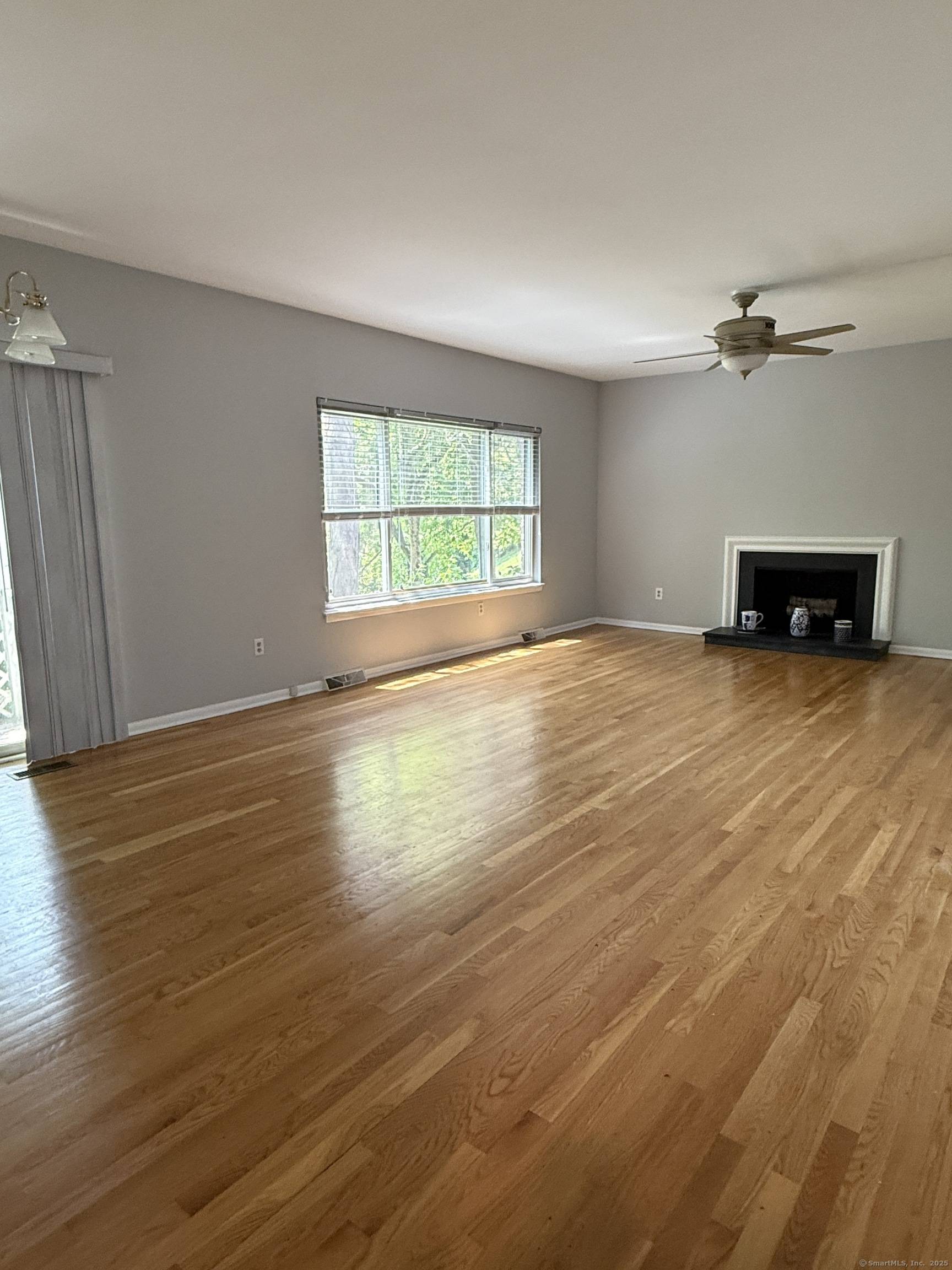 Norwalk, CT 06880,13 Hills Lane #13