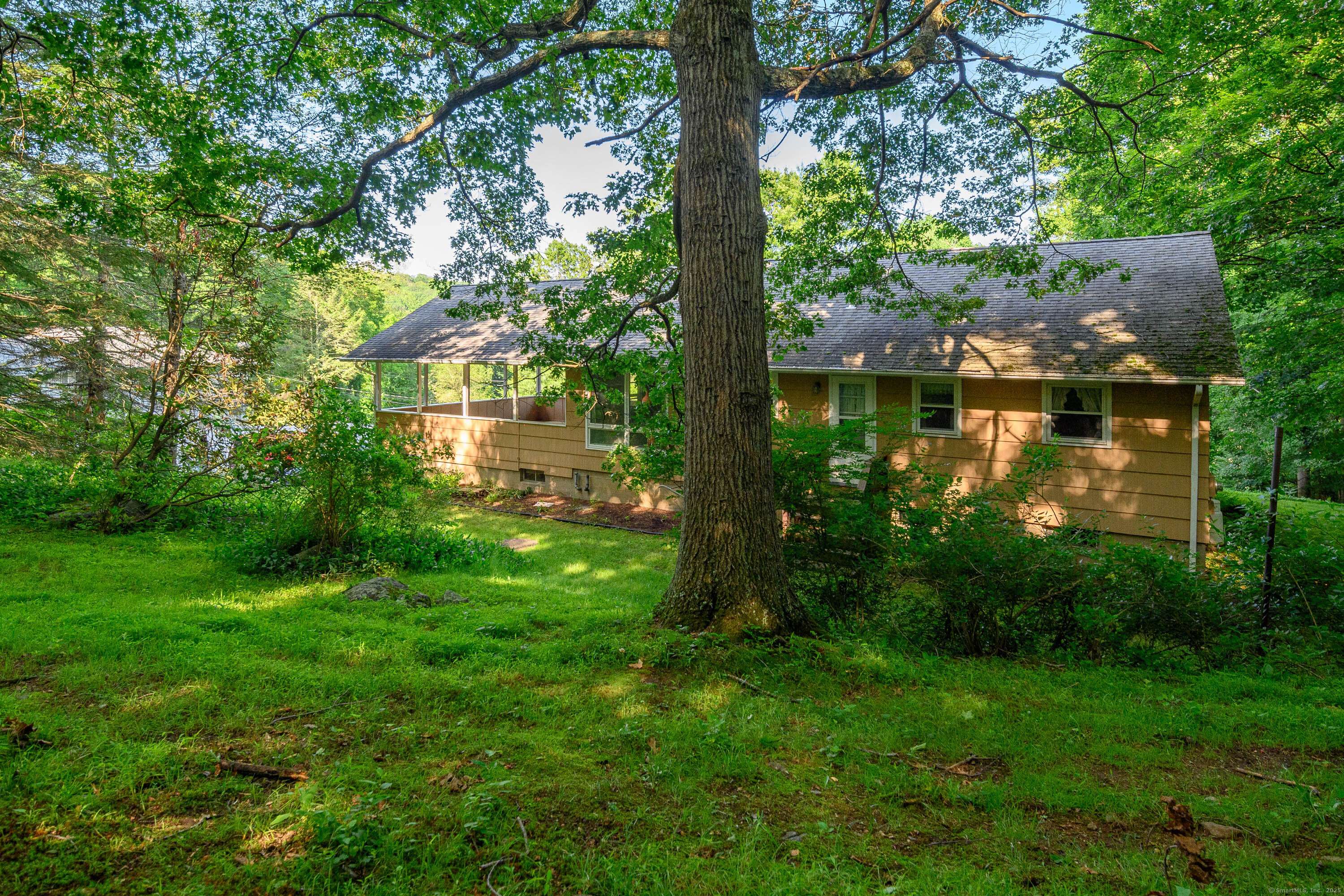 New Fairfield, CT 06812,24 Warwick Road