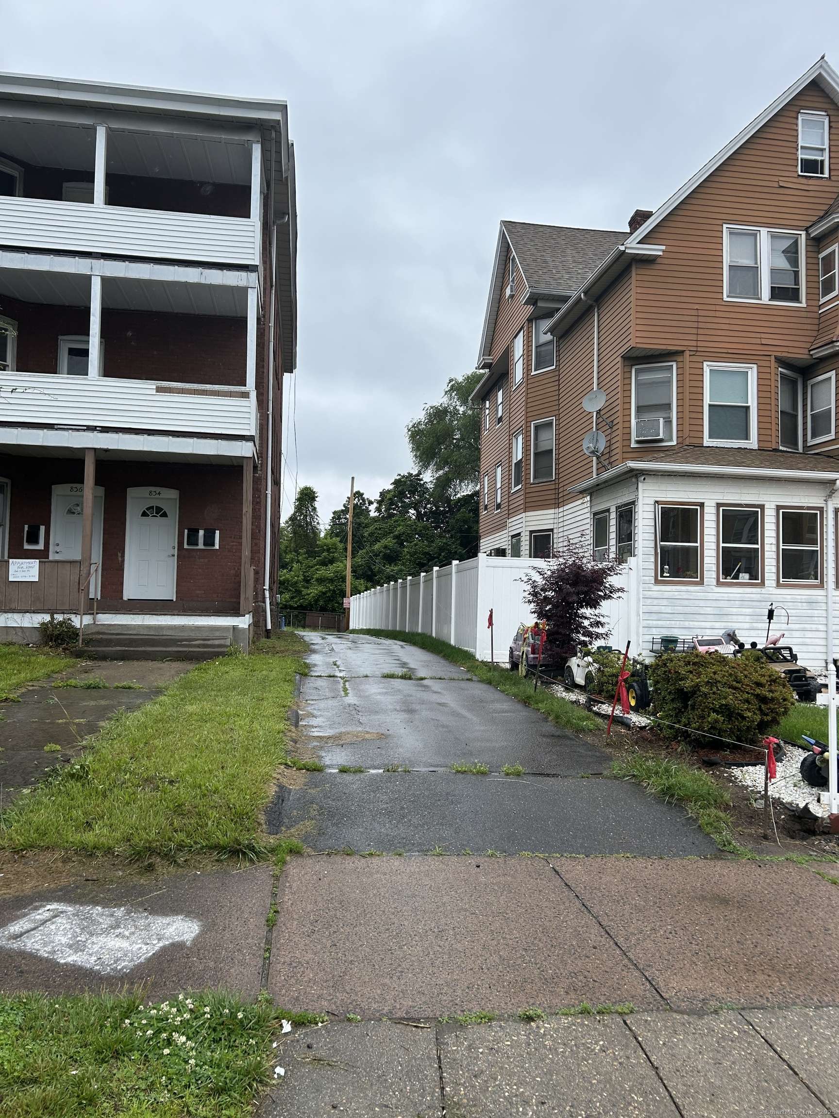 Hartford, CT 06106,834 Capitol Avenue
