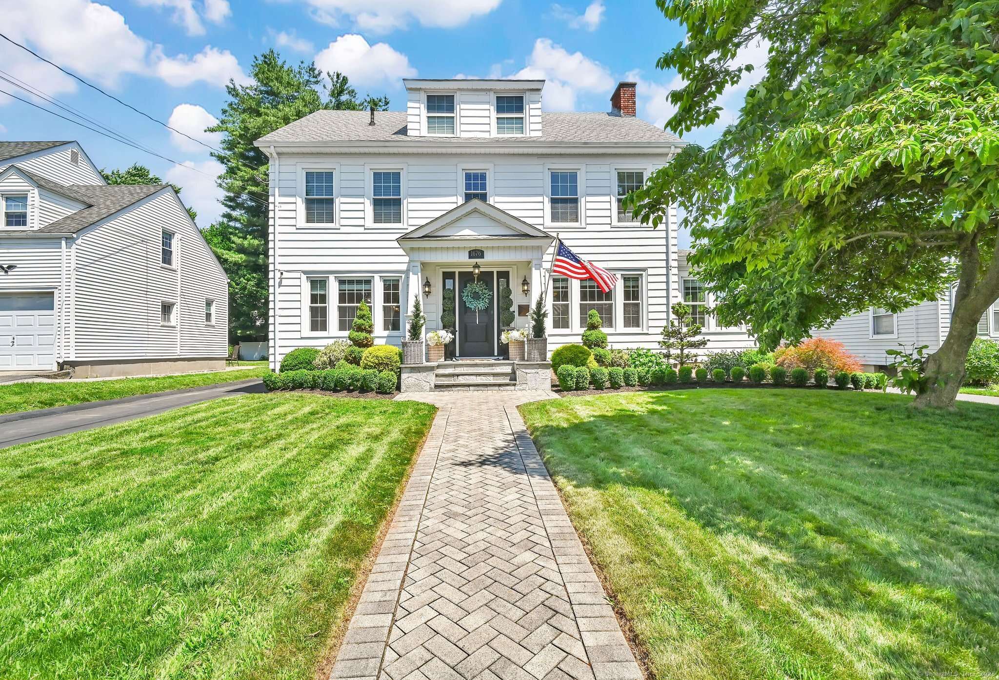 West Hartford, CT 06107,1676 Boulevard