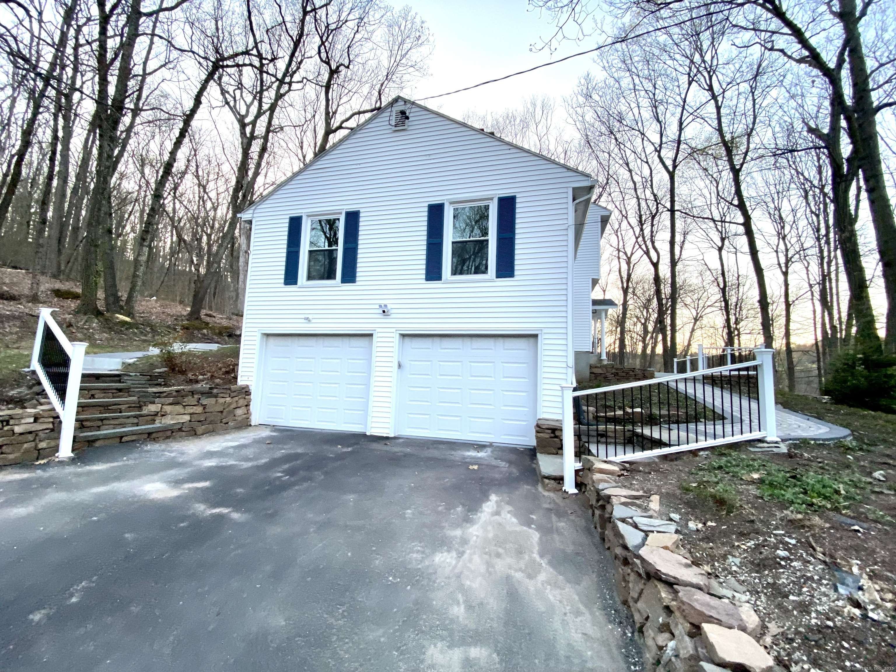 Bloomfield, CT 06002,545 Simsbury Road