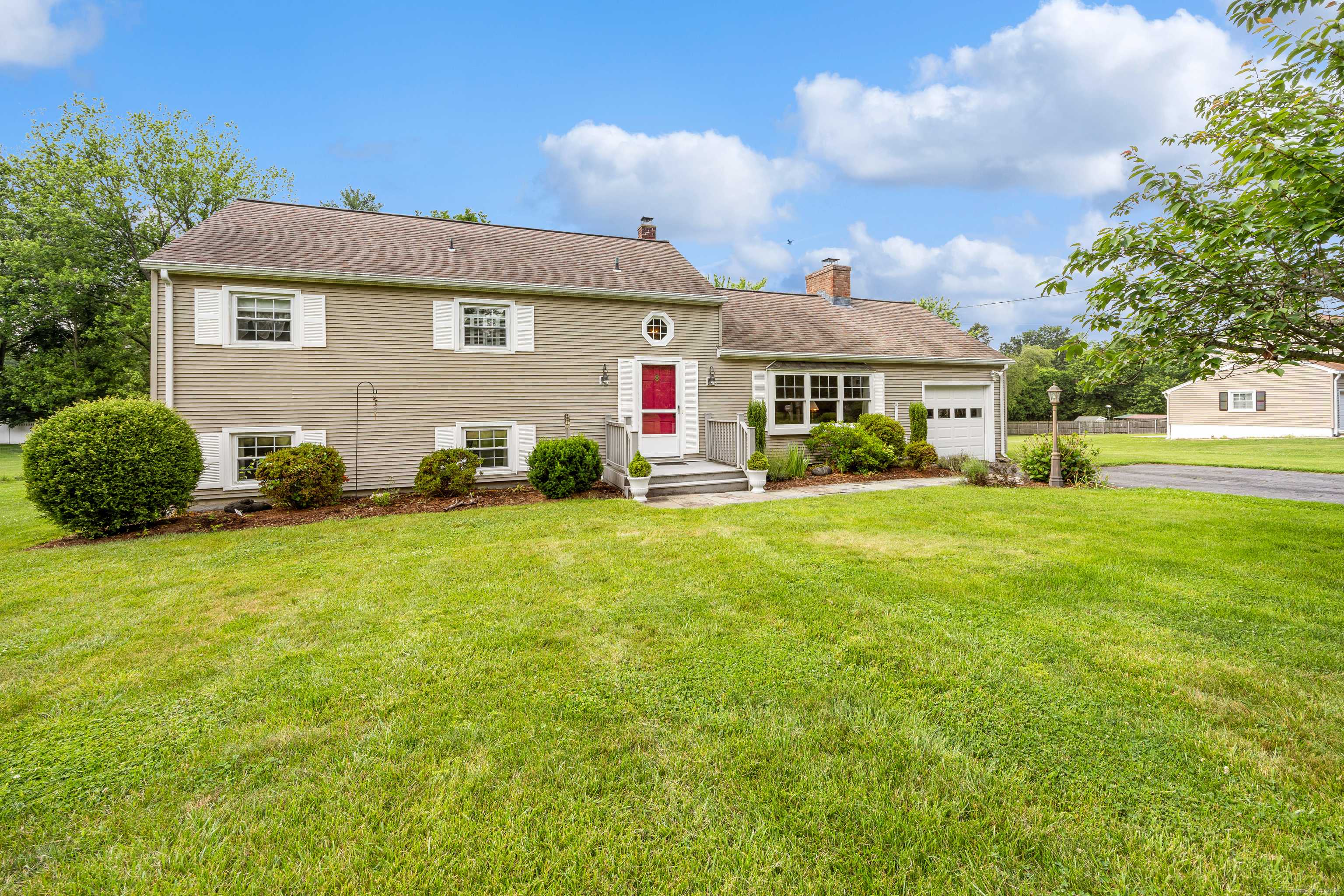 Wallingford, CT 06492,1519 Tuttle Avenue