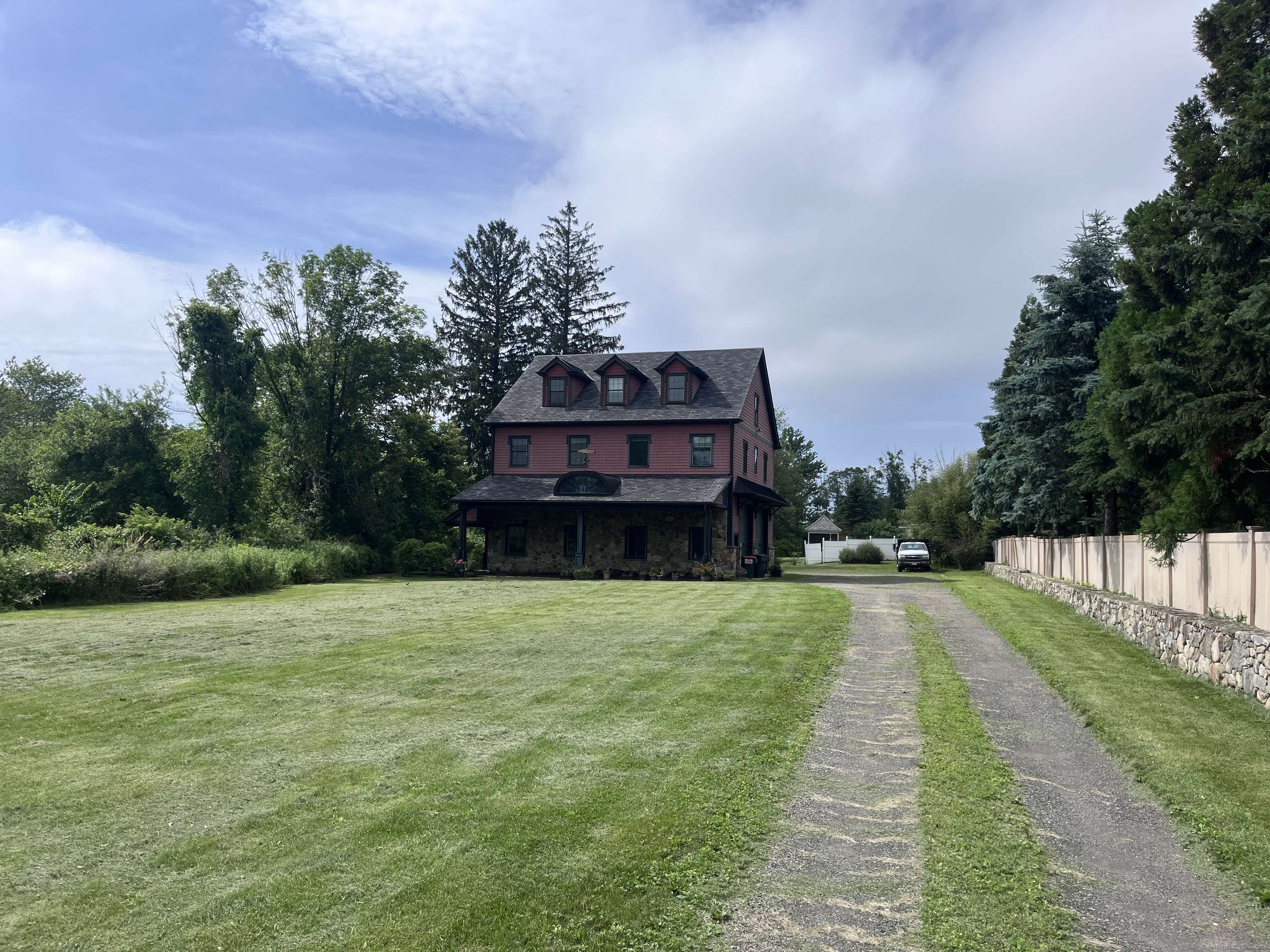 Redding, CT 06896,8 Sunnyview Drive