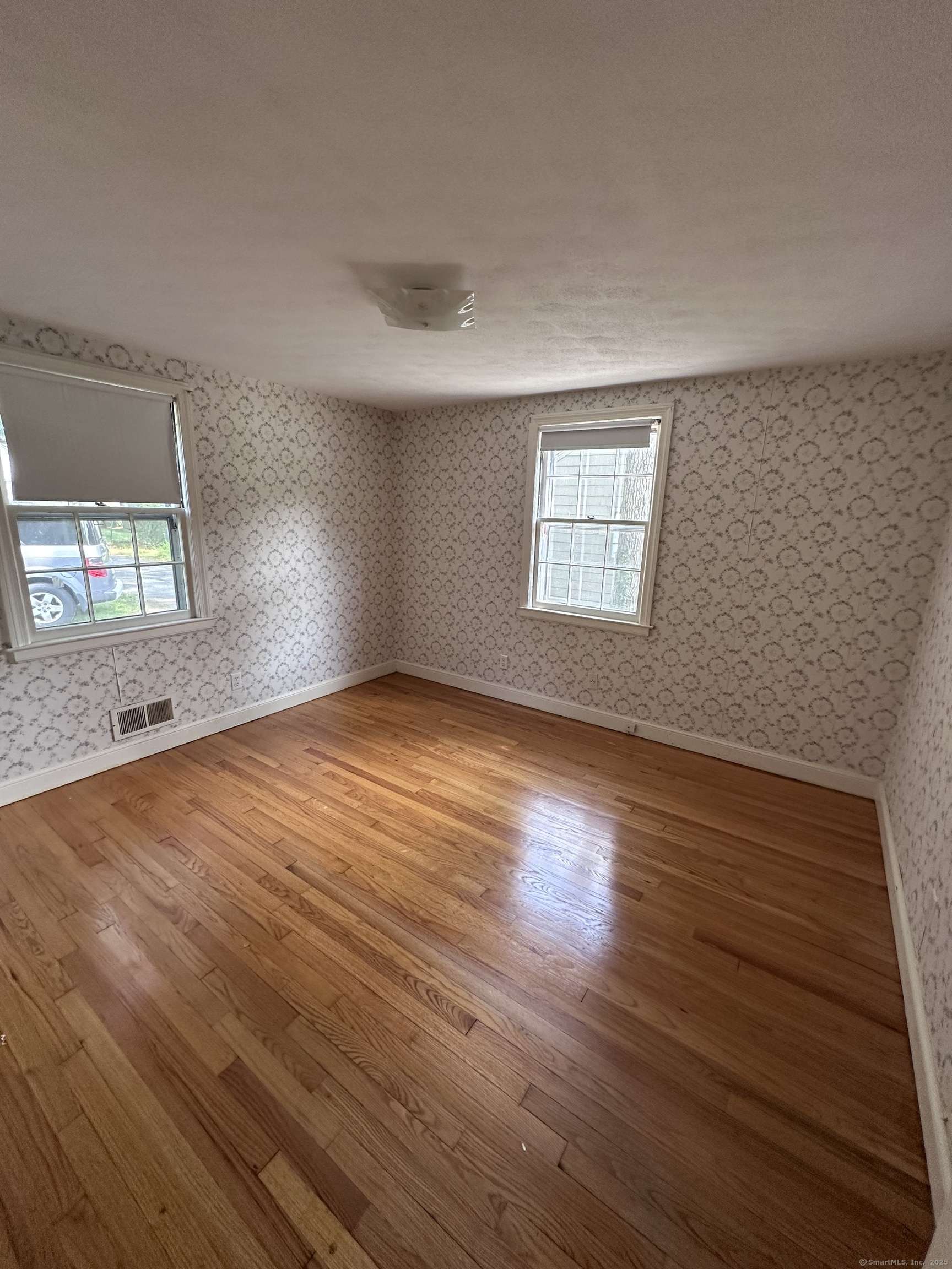 East Hartford, CT 06118,206 Oak Street