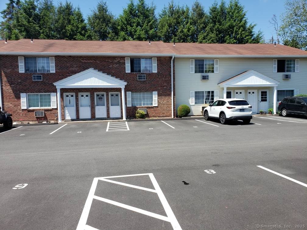 Waterbury, CT 06704,16 Lisa Court #APT 7