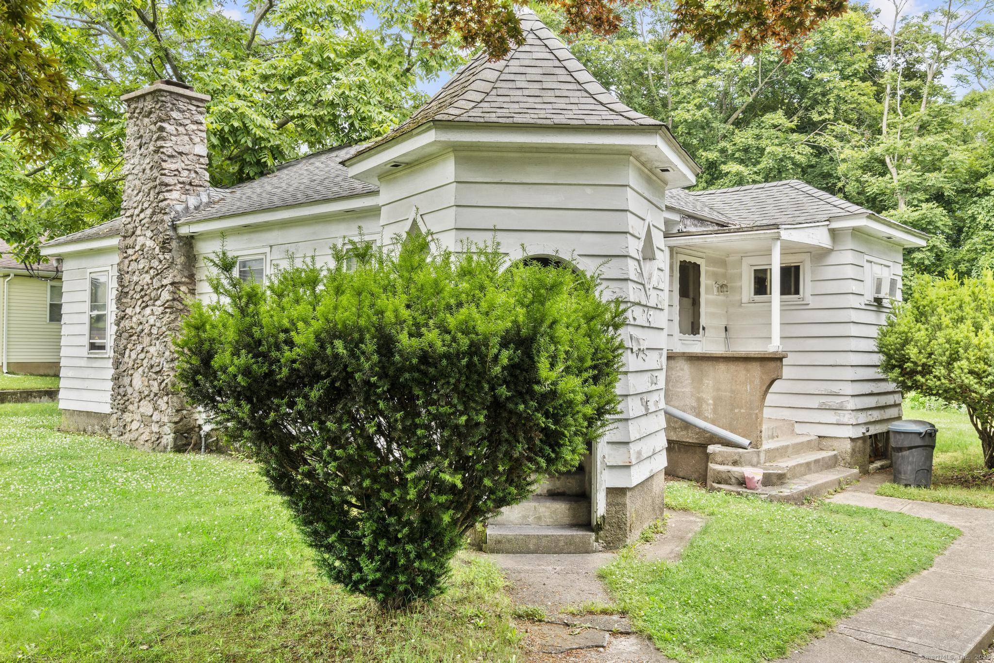 East Haven, CT 06512,57 Laurel Street