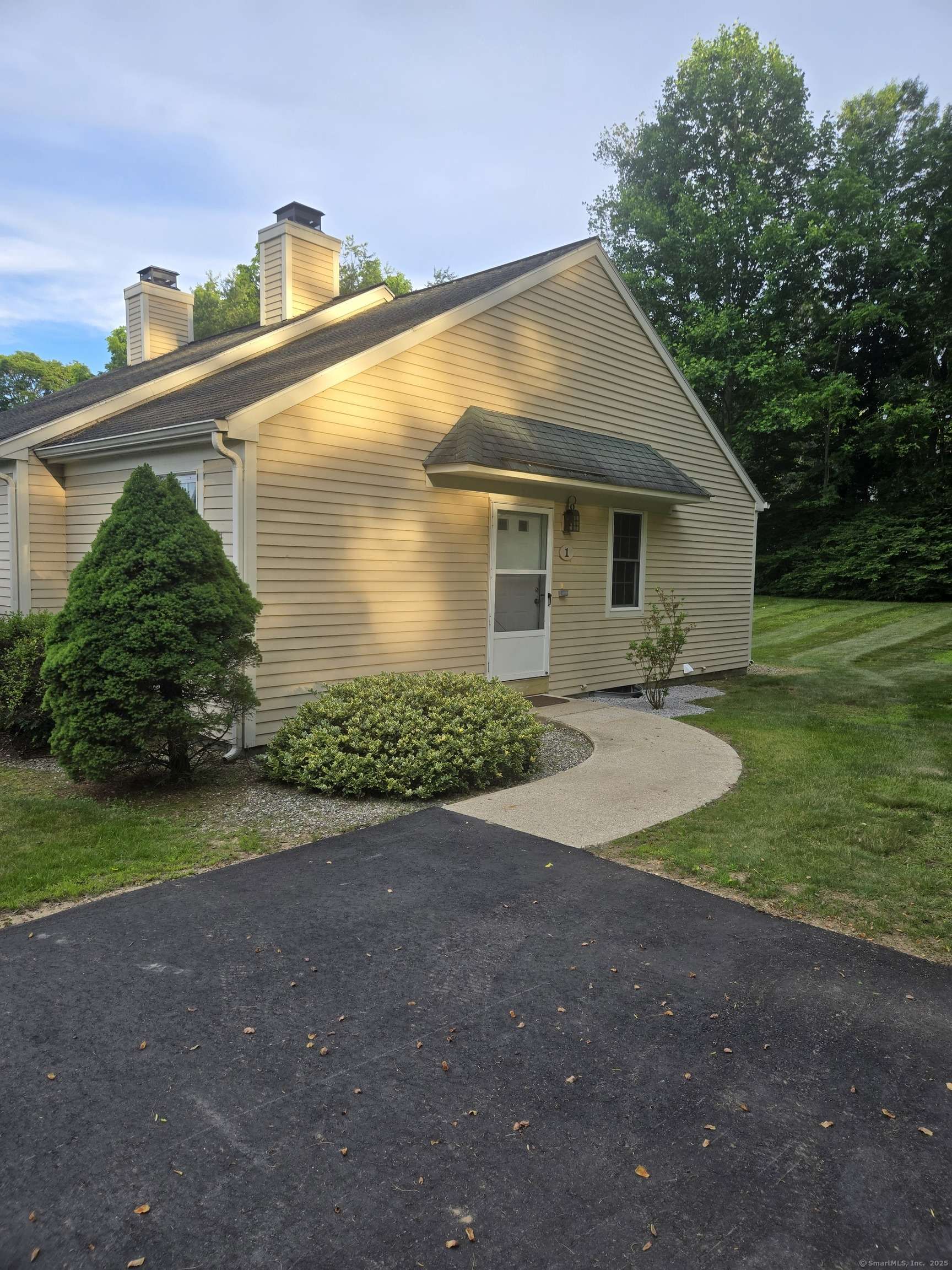 Woodstock, CT 06281,1 Cornfield Point #1