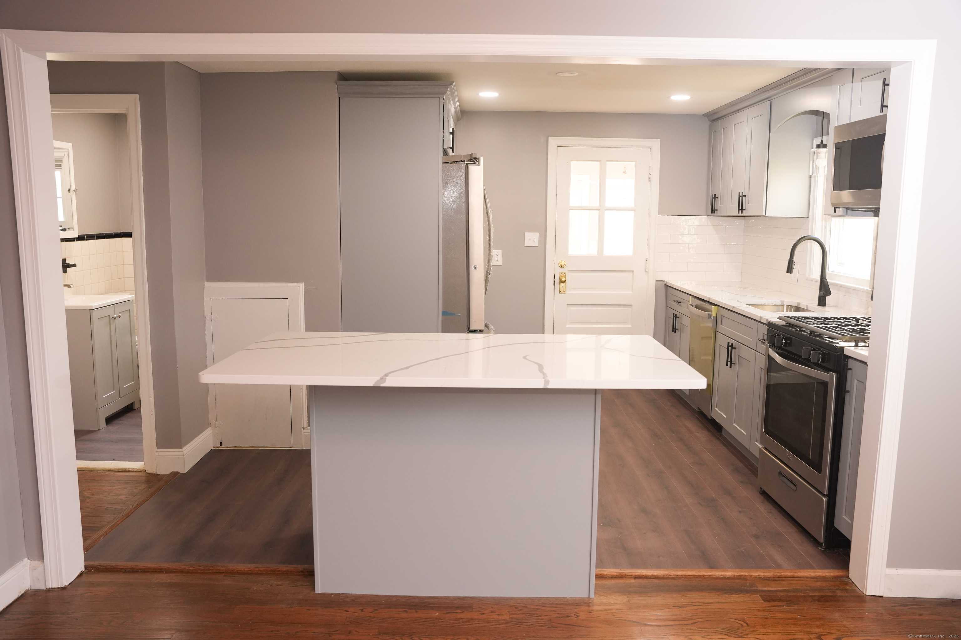 West Hartford, CT 06110,71 Princeton Street