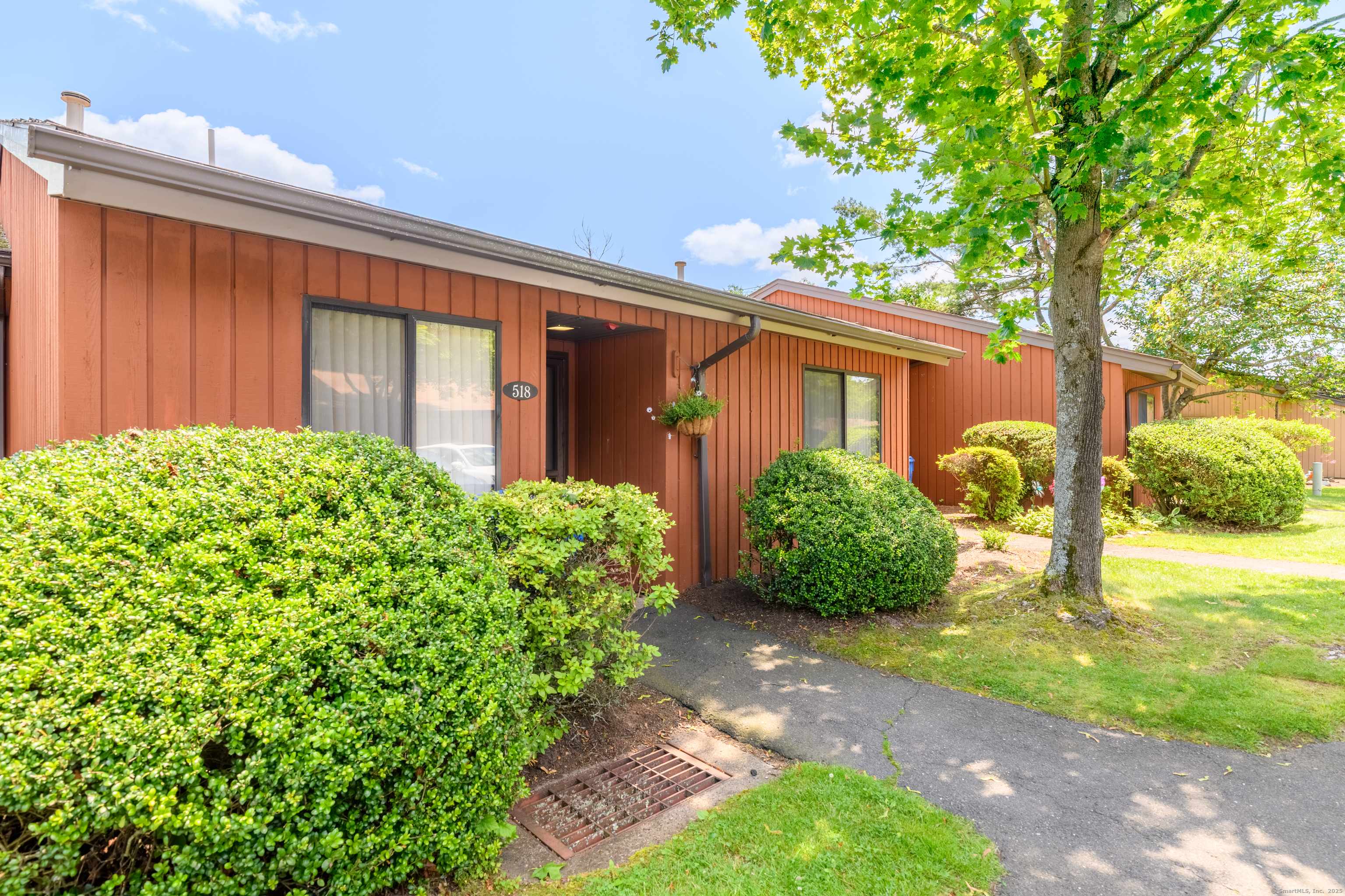 Shelton, CT 06484,518 Asbury Ridge #518