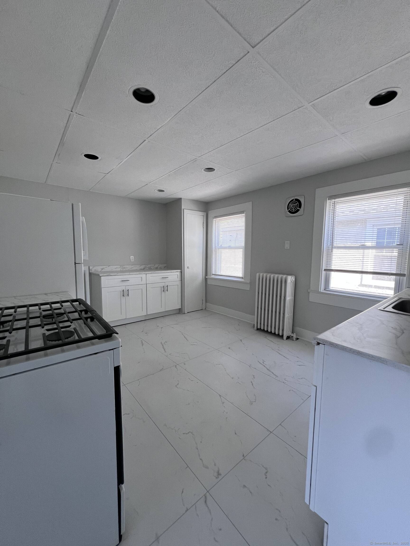 Bridgeport, CT 06605,81 Jetland Street #2
