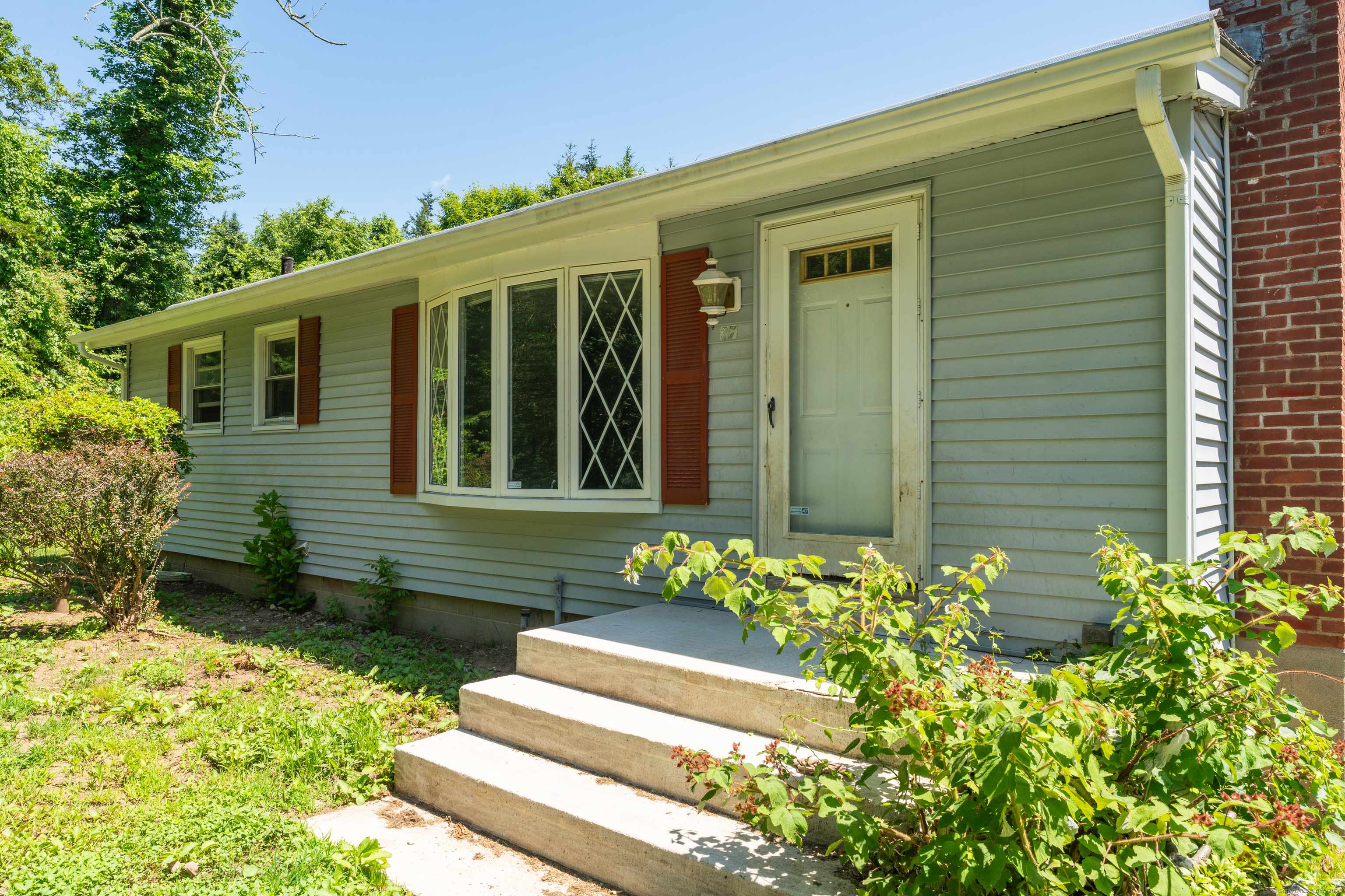 Montville, CT 06370,37 Chesterfield Road