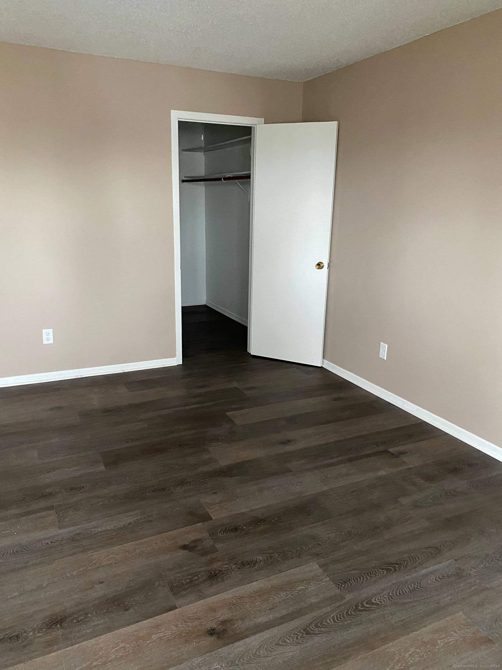 Stamford, CT 06902,255 Strawberry Hill Avenue #D4