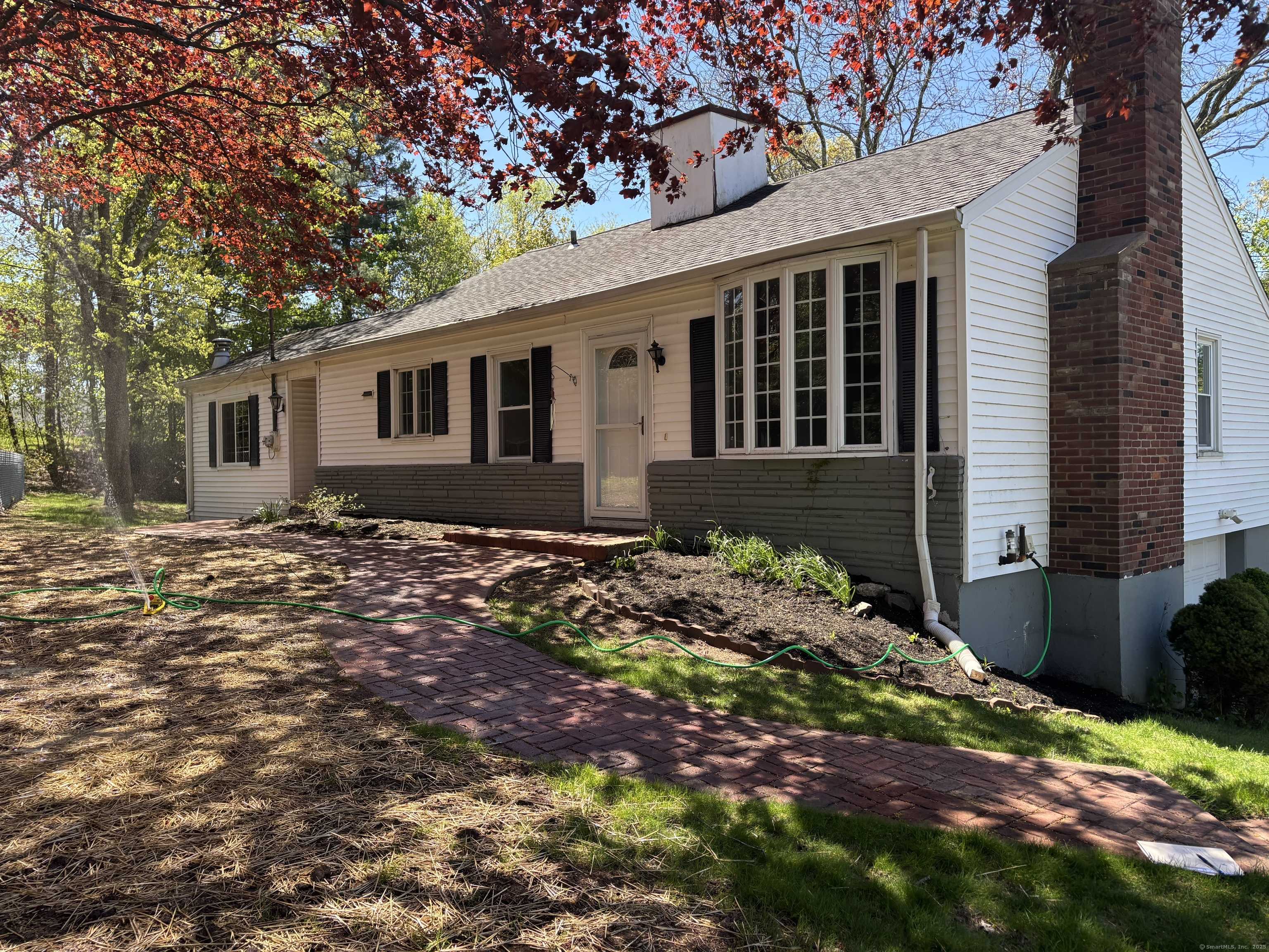 North Haven, CT 06473,69 Bassett Road