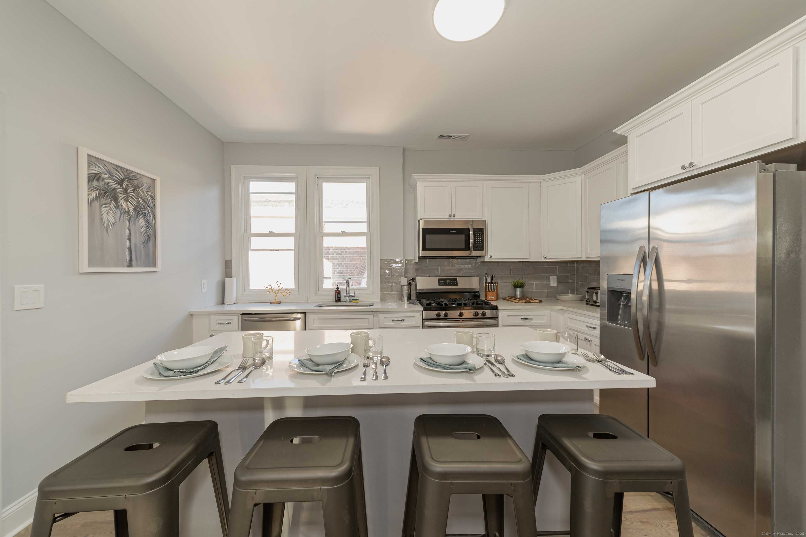 New Haven, CT 06511,708 Orange Street #2LM