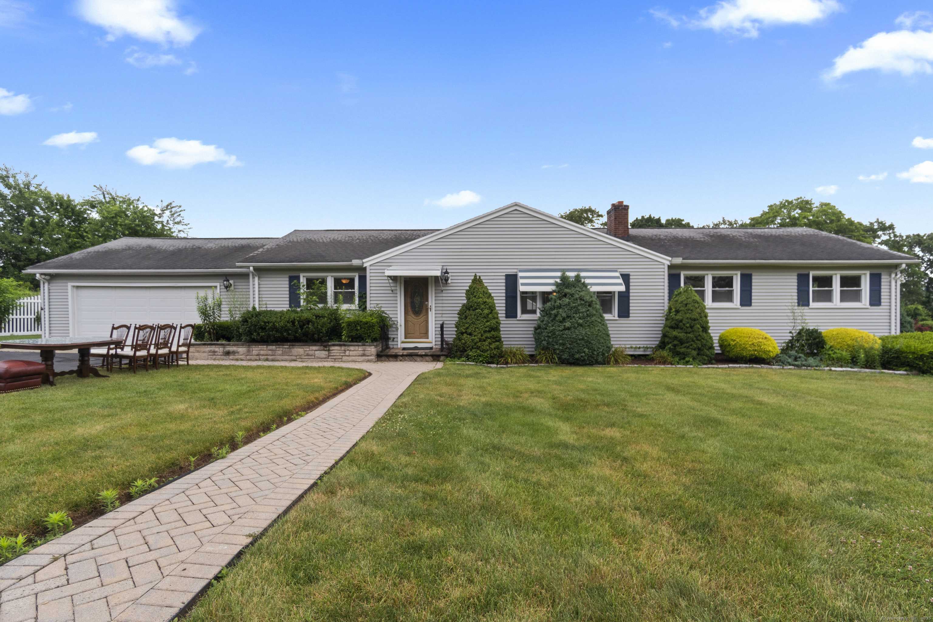 North Haven, CT 06473,2 Gail Drive