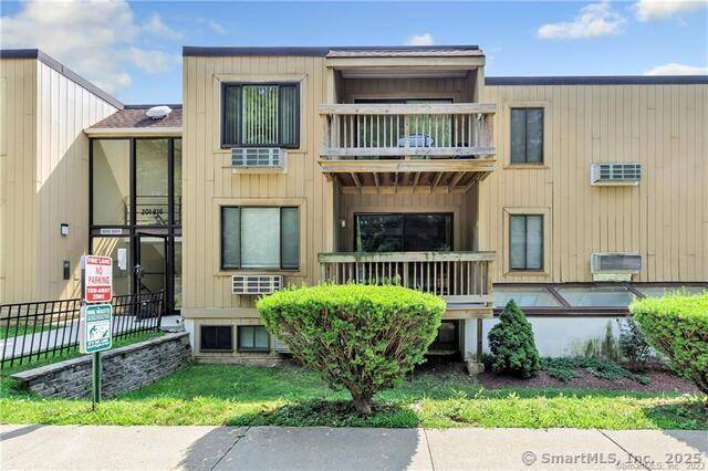 Hamden, CT 06514,175 Mill Pond Road #203