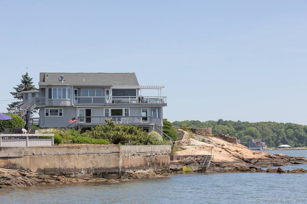 Branford, CT 06405,105 Beckett Avenue #105