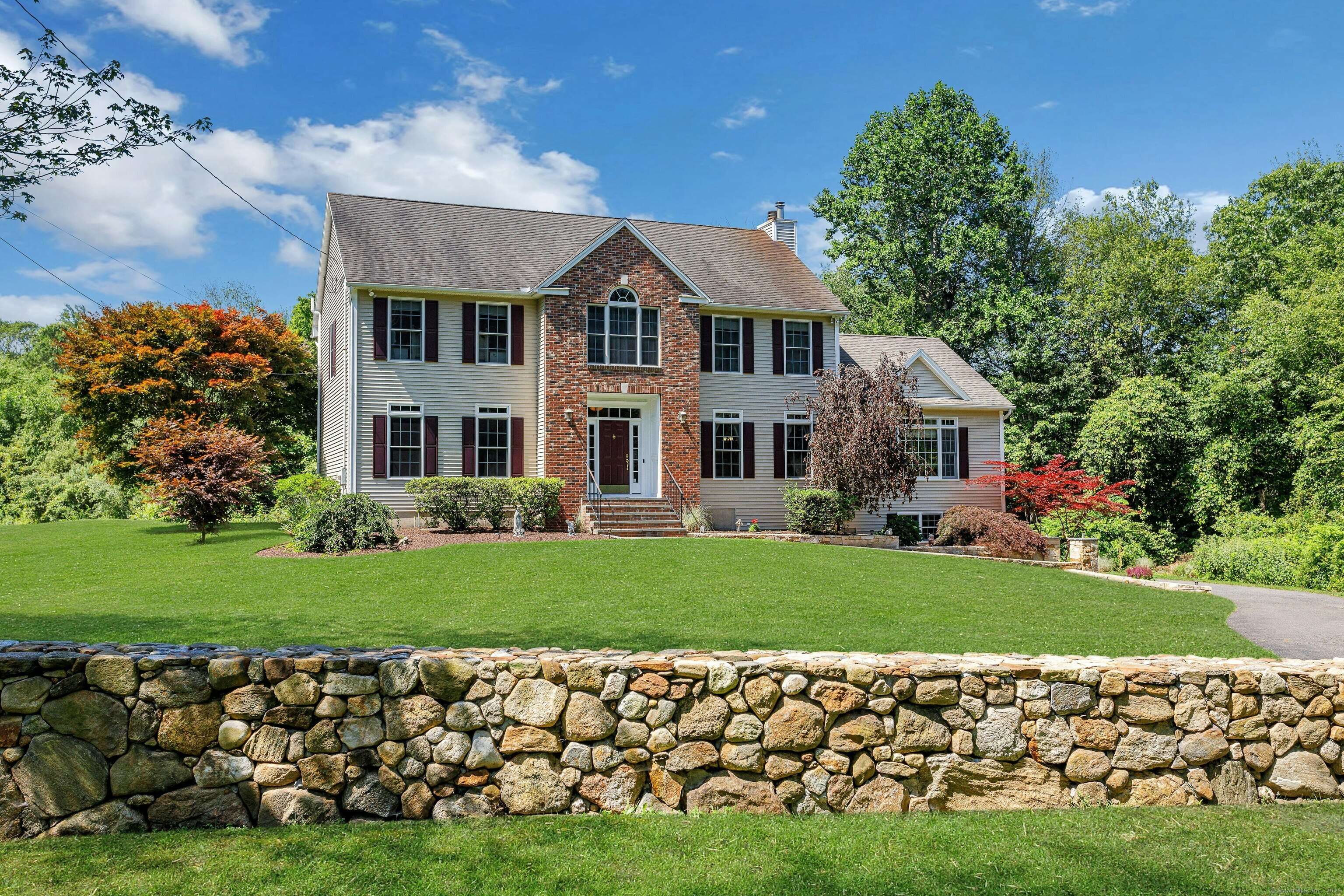 Shelton, CT 06484,64 Thompson Street