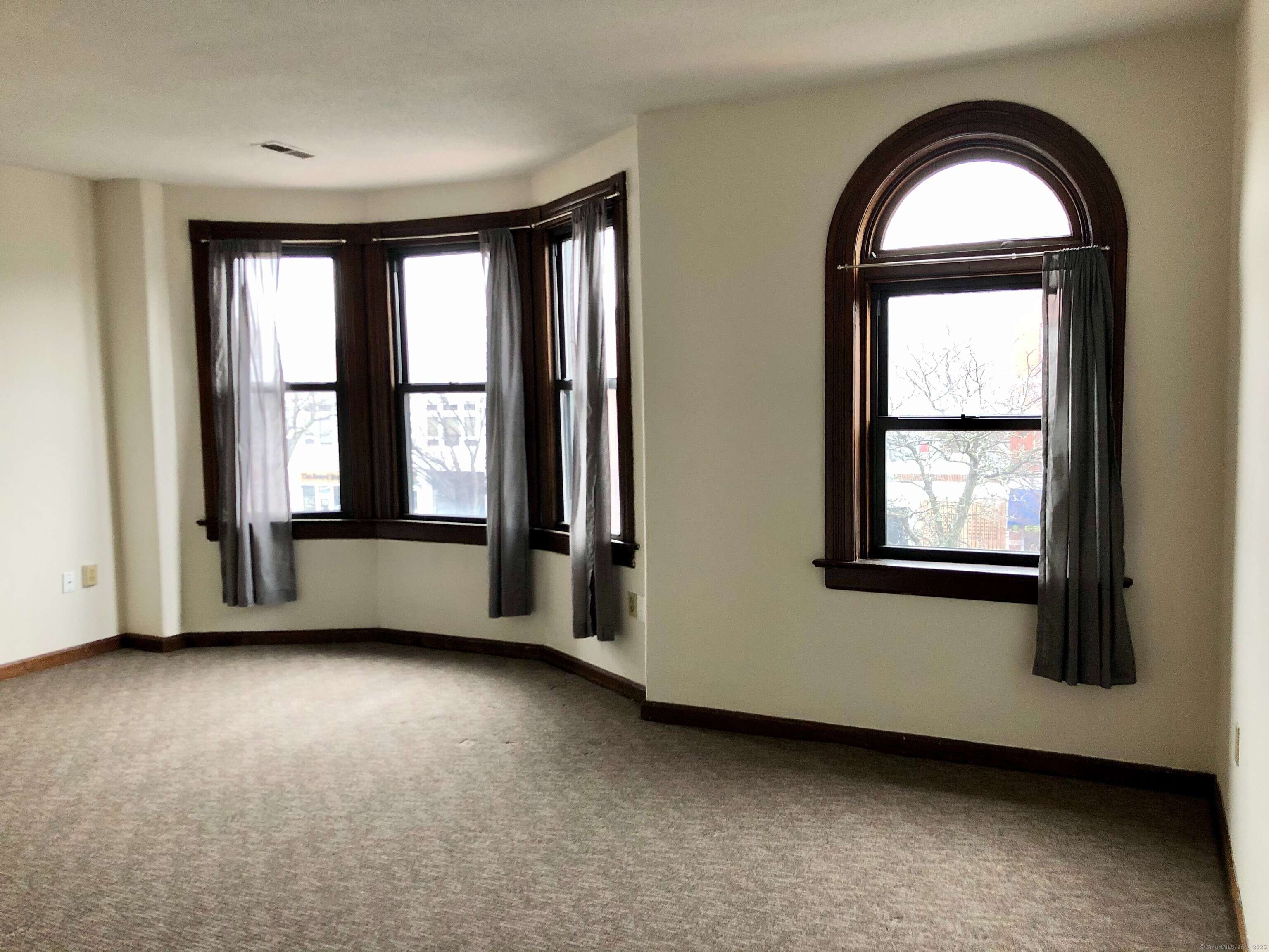 Middletown, CT 06457,483 Main Street #3