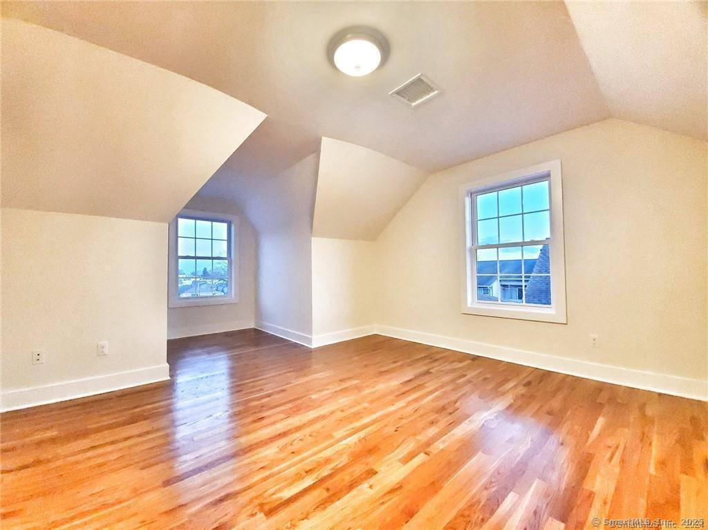 Norwalk, CT 06854,30 Ferris Avenue #B8