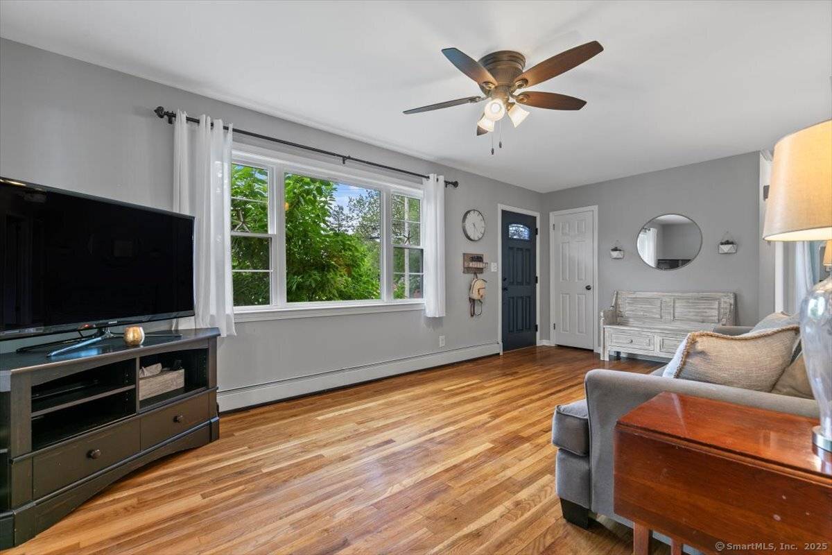 Milford, CT 06460,15 Laura Street