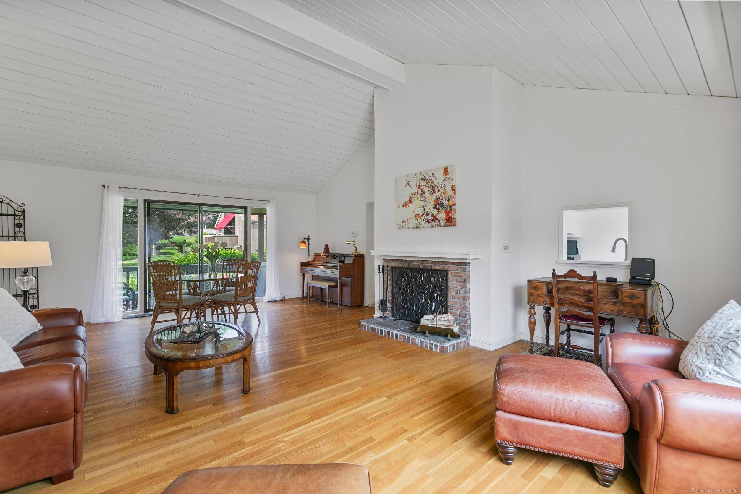 Stratford, CT 06614,186 Apache Lane #A
