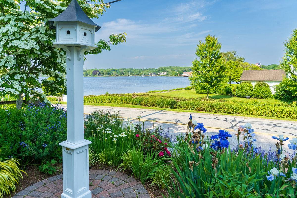 Groton, CT 06355,105 River Road