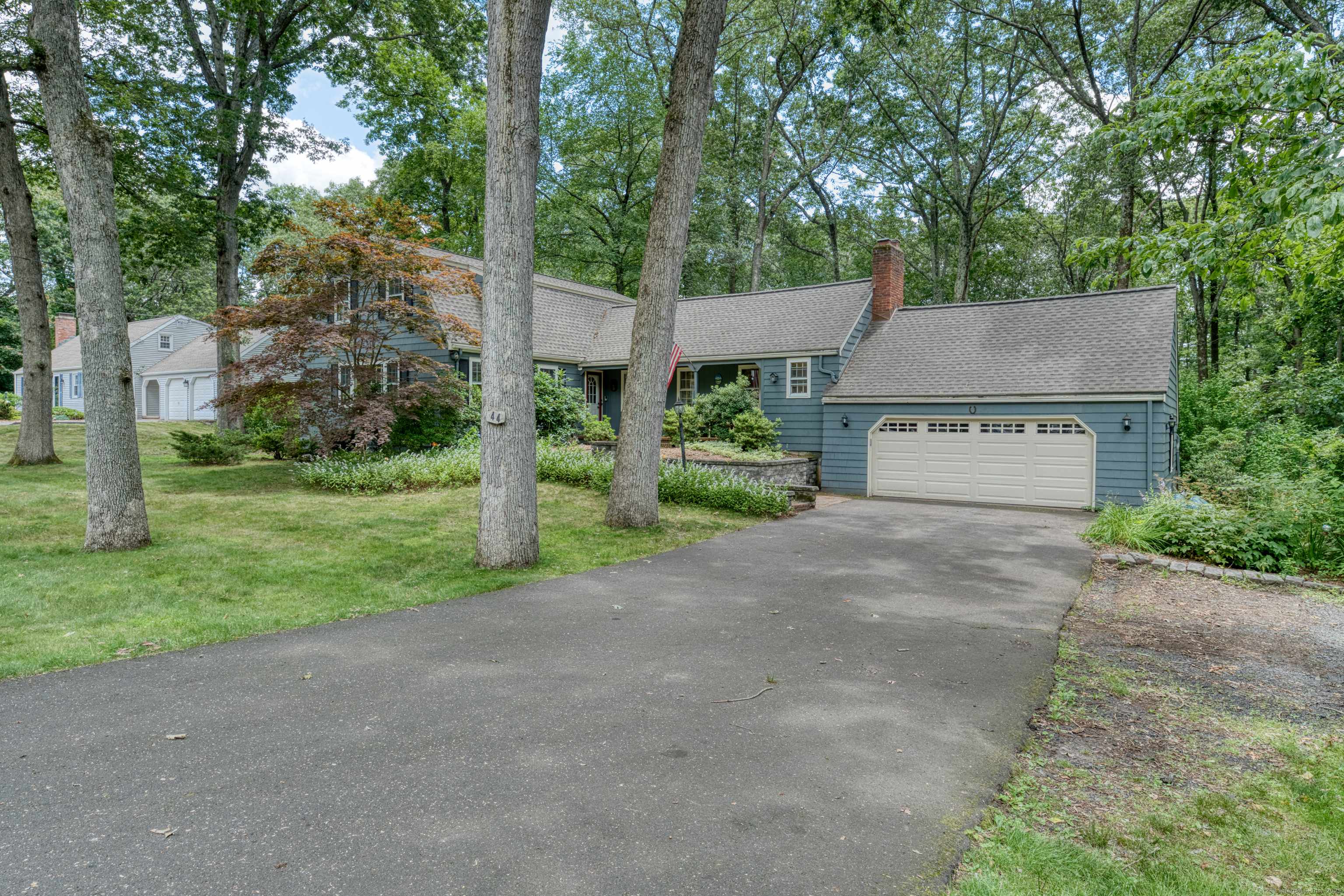 Glastonbury, CT 06033,44 Applewood Lane