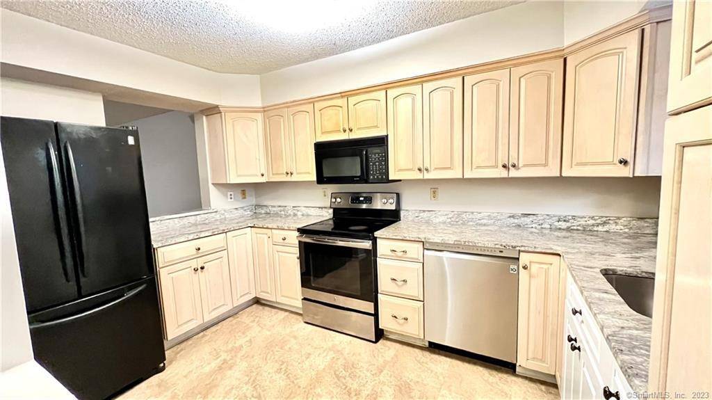 Farmington, CT 06032,72 Florence Way #72