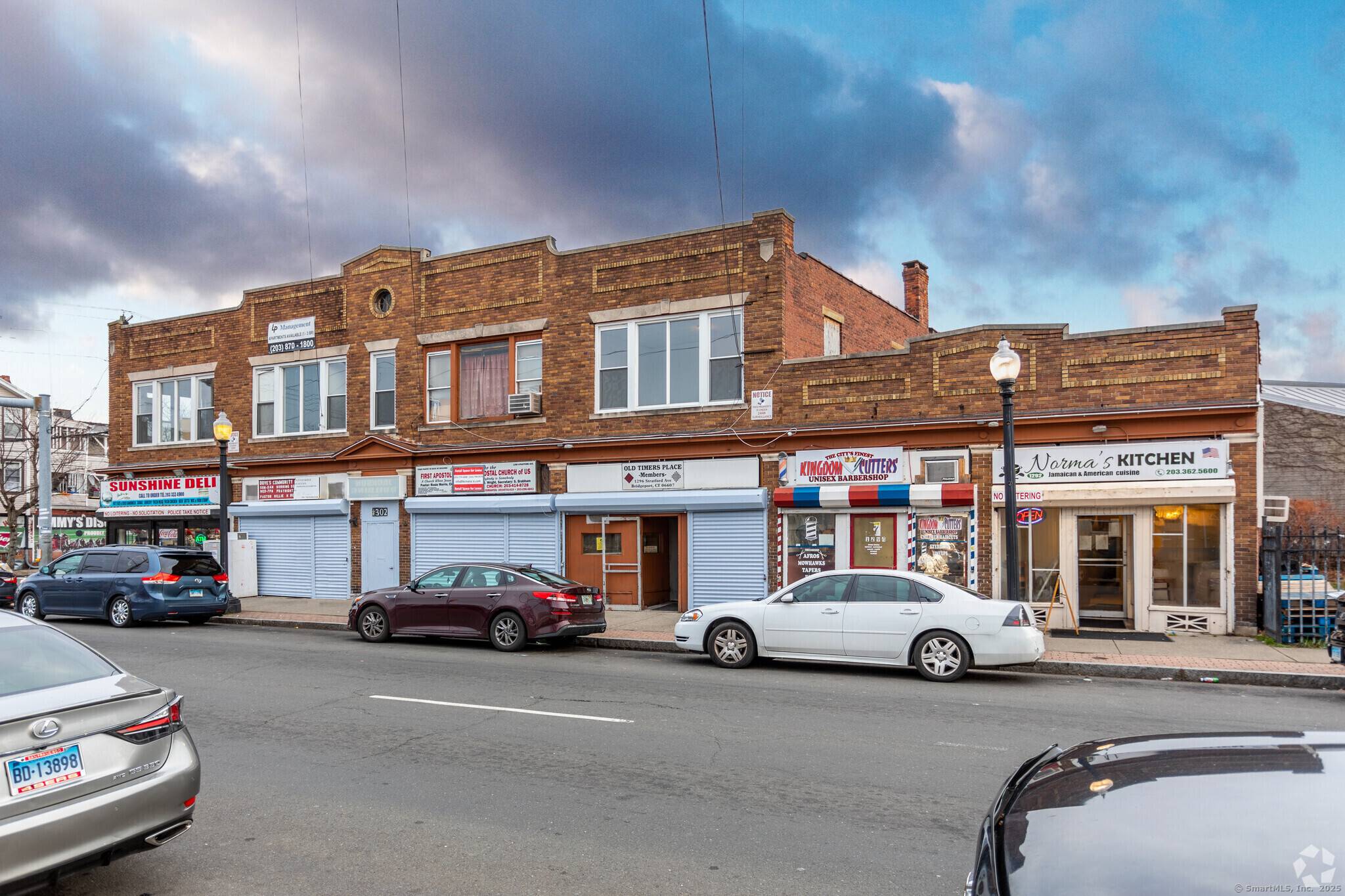 Bridgeport, CT 06607,1294 Stratford Avenue #6