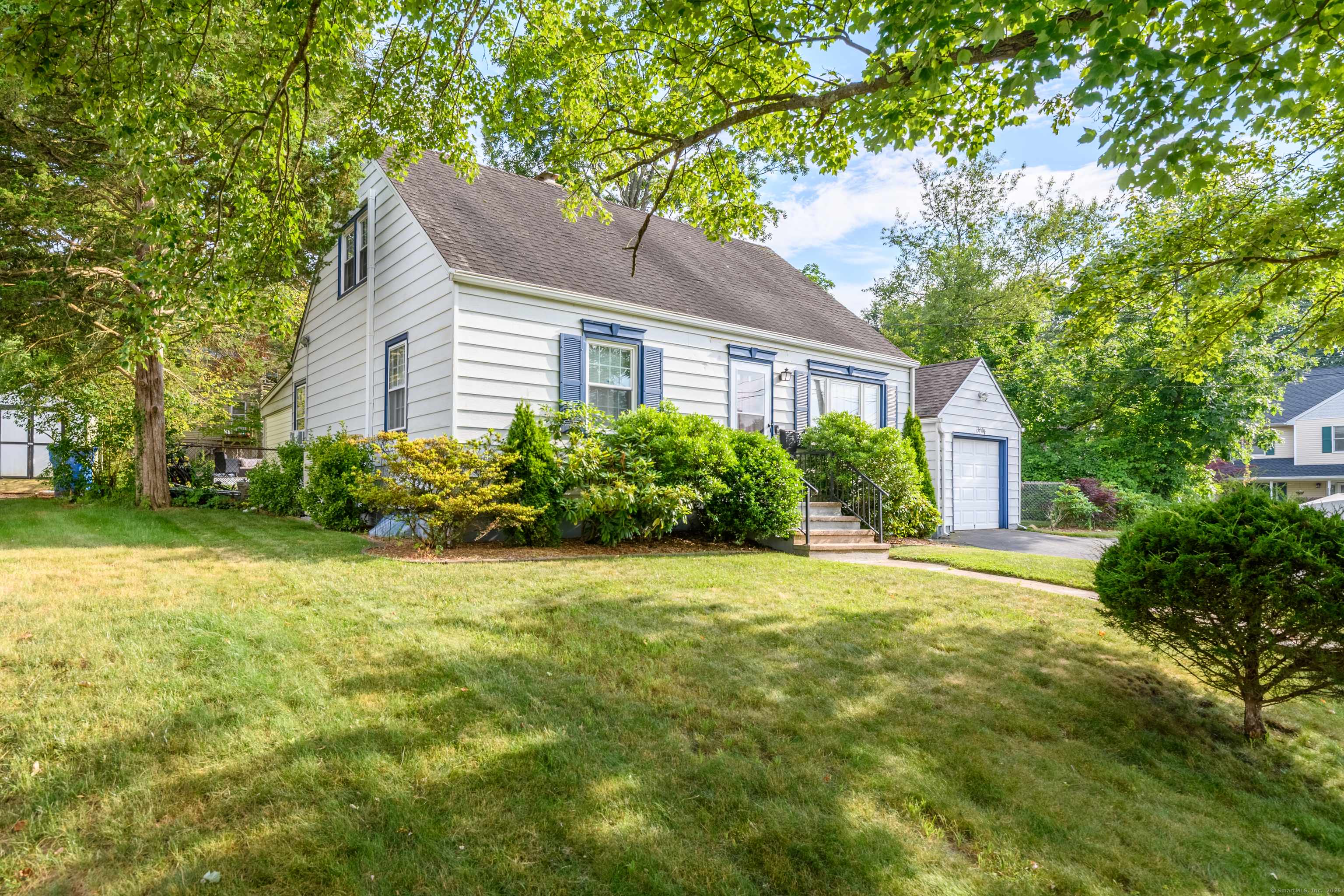 Hamden, CT 06514,40 Rosina Road