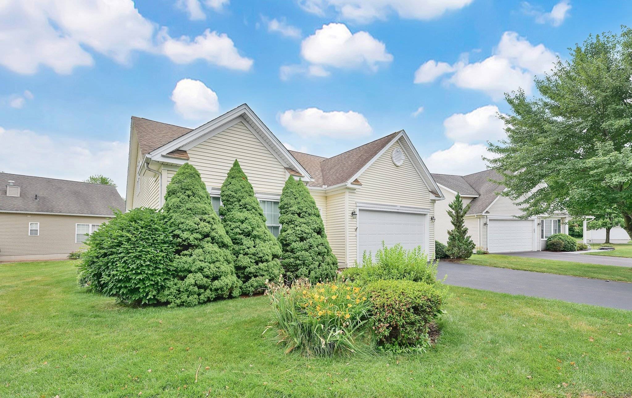 Ellington, CT 06029,6 Mountainview Circle #6