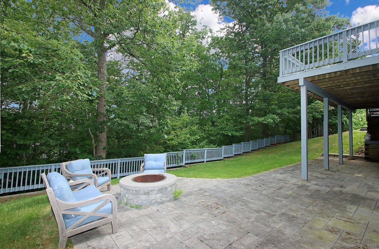 Hamden, CT 06518,29 Quarry Lane