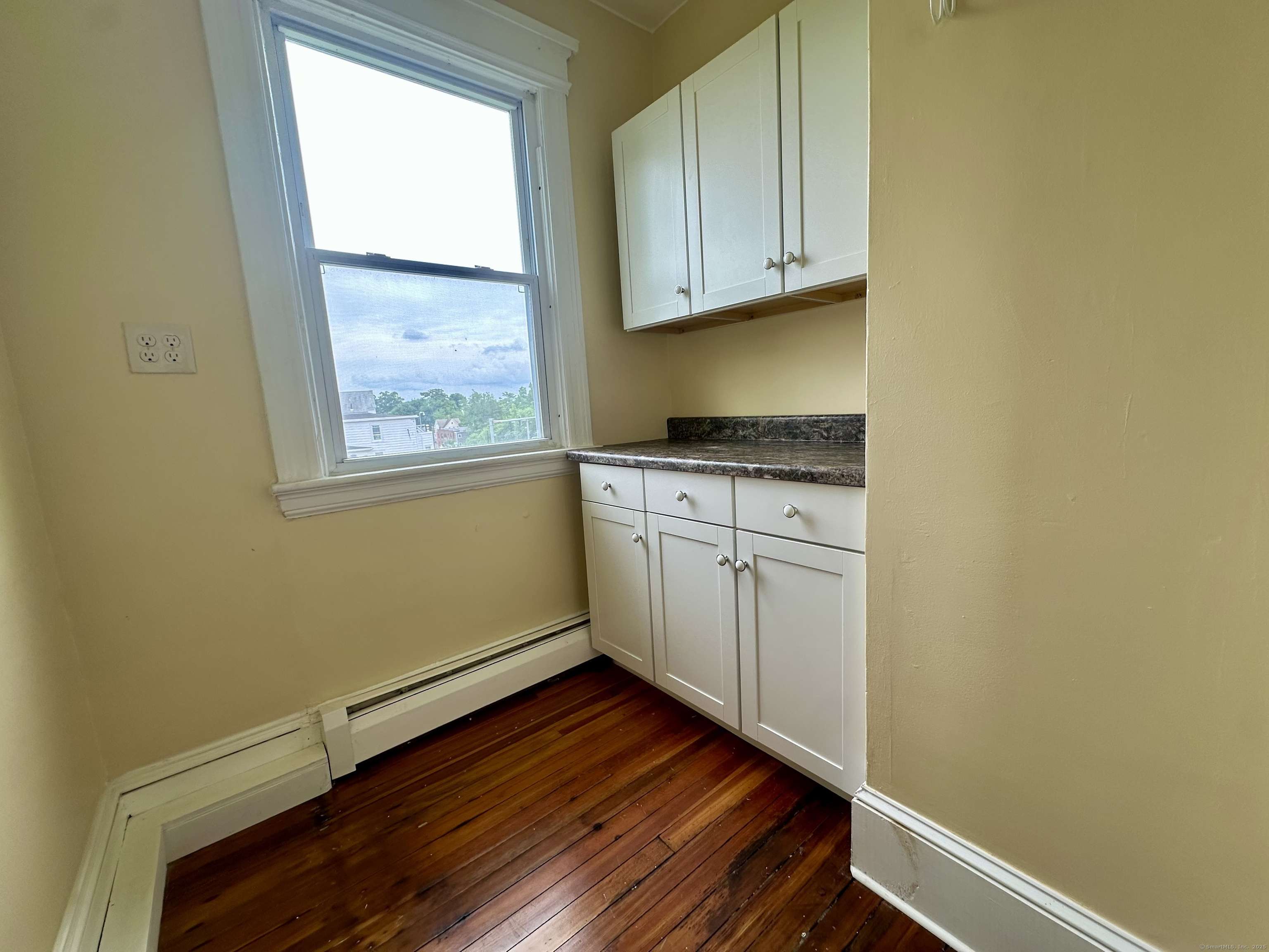 New Britain, CT 06052,21 Hart Street